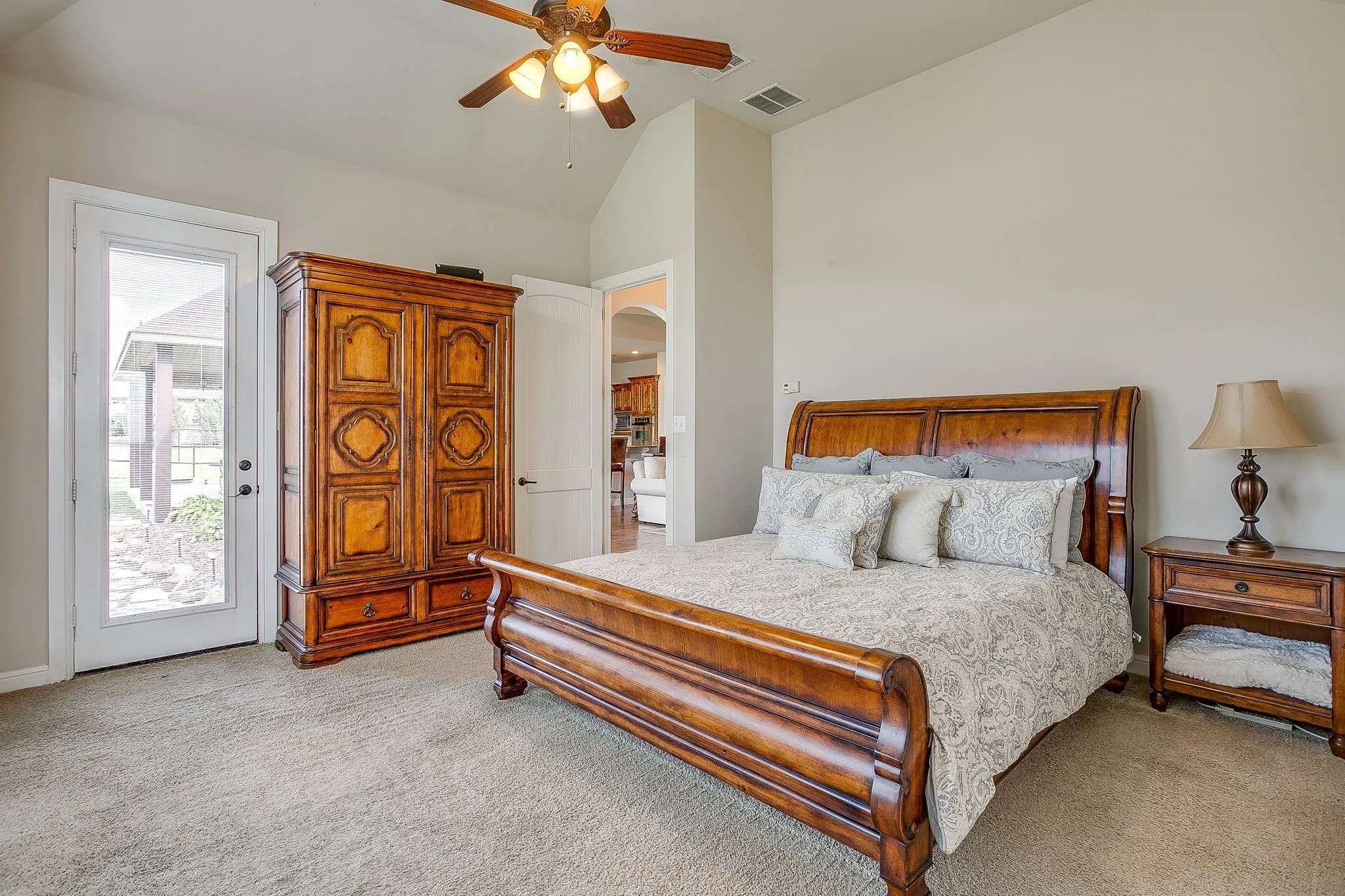 Single Family Residence For Sale in Tarrant County , 13041 Stacey Valley Drive, Azle, Texas 76020, 4 Bedroom, 3 Bathroom, 3 Garage spaces, 2,778 Sqft, built in 2006, mls#21360141, Real Estate Agent in Azle, Homes For Sale in Tarrant county, Homes For Sale in Azle, Realtor in Azle Texas, Real Estate Brokerage Independent Realty Texas, Luminita Cordes Realtor