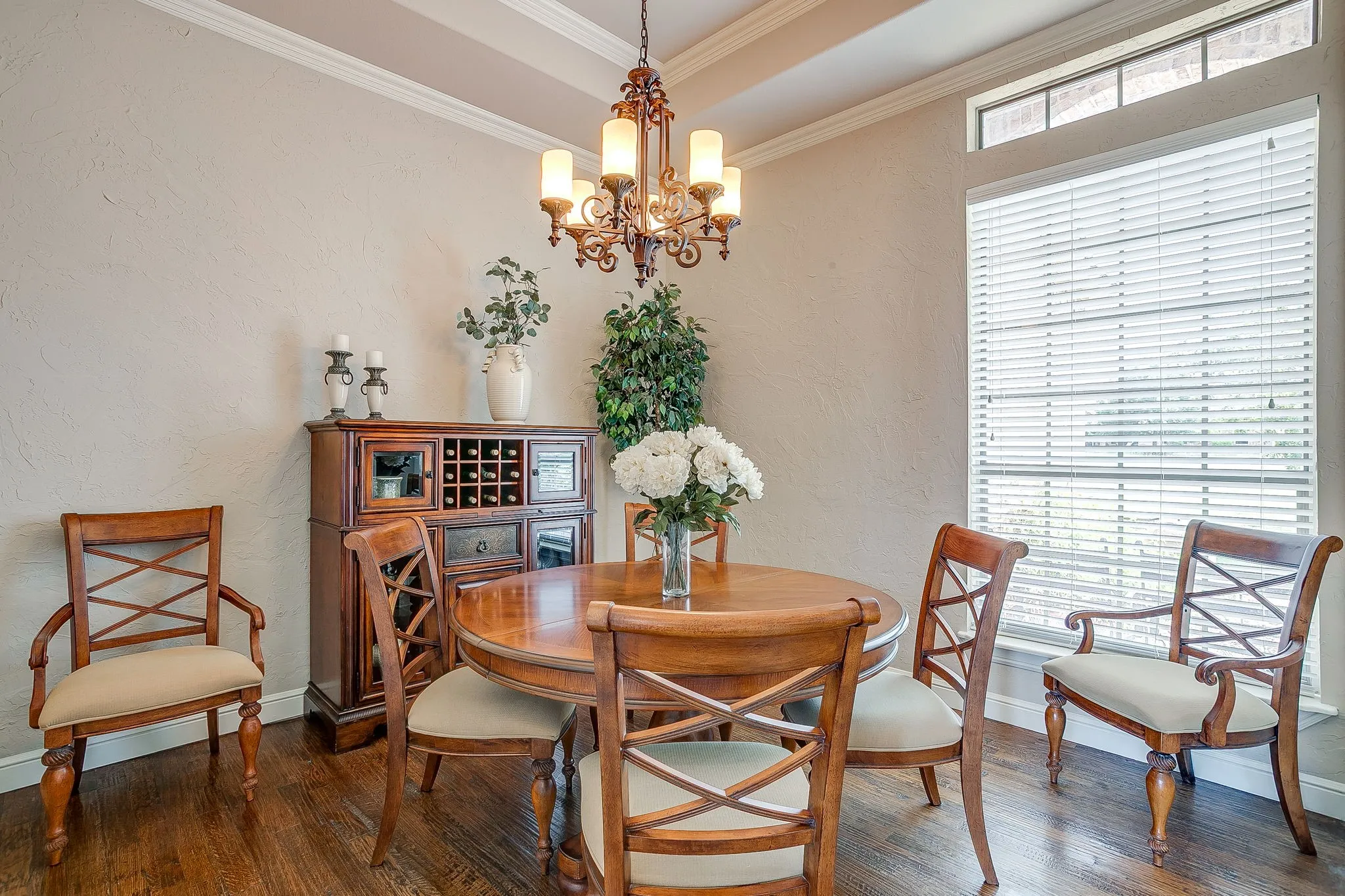 Single Family Residence For Sale in Tarrant County , 13041 Stacey Valley Drive, Azle, Texas 76020, 4 Bedroom, 3 Bathroom, 3 Garage spaces, 2,778 Sqft, built in 2006, mls#21360141, Real Estate Agent in Azle, Homes For Sale in Tarrant county, Homes For Sale in Azle, Realtor in Azle Texas, Real Estate Brokerage Independent Realty Texas, Luminita Cordes Realtor