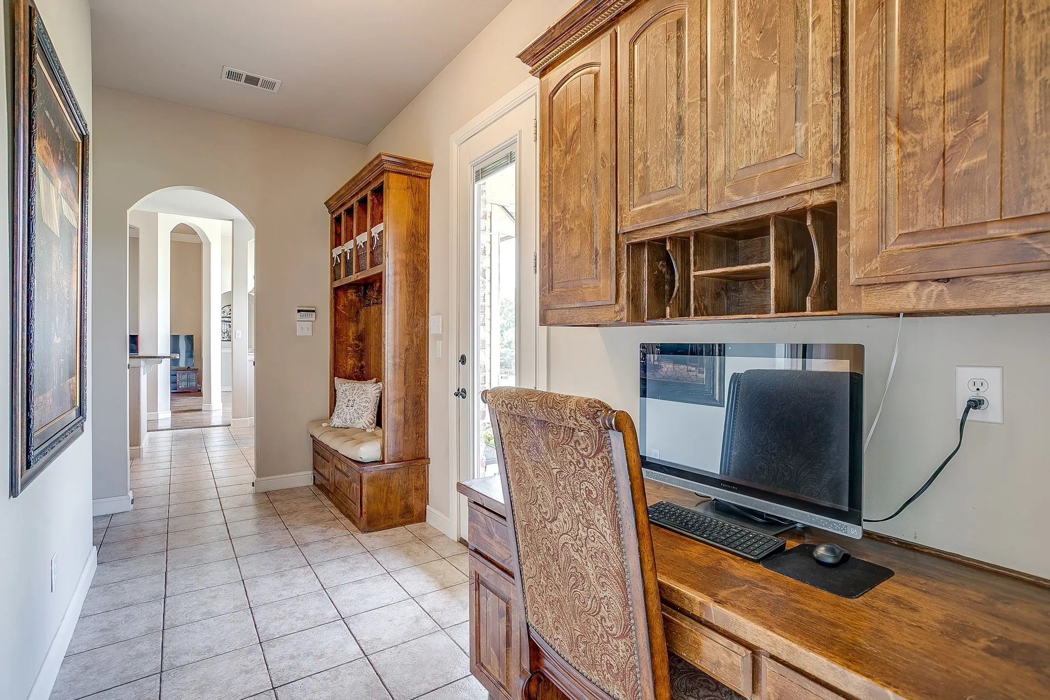 Single Family Residence For Sale in Tarrant County , 13041 Stacey Valley Drive, Azle, Texas 76020, 4 Bedroom, 3 Bathroom, 3 Garage spaces, 2,778 Sqft, built in 2006, mls#21360141, Real Estate Agent in Azle, Homes For Sale in Tarrant county, Homes For Sale in Azle, Realtor in Azle Texas, Real Estate Brokerage Independent Realty Texas, Luminita Cordes Realtor