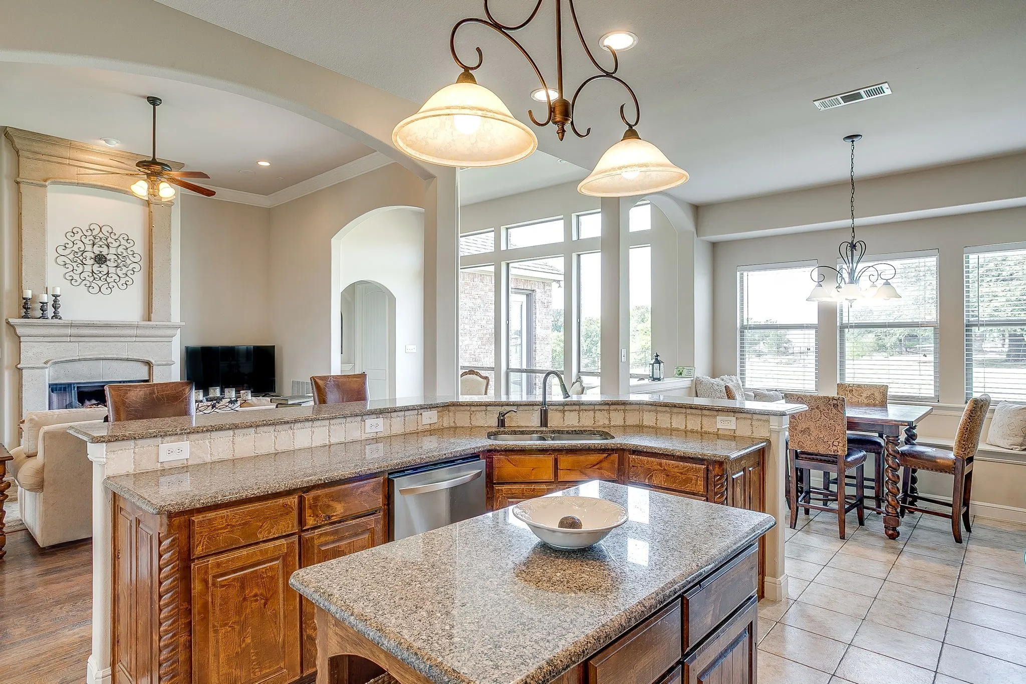 Single Family Residence For Sale in Tarrant County , 13041 Stacey Valley Drive, Azle, Texas 76020, 4 Bedroom, 3 Bathroom, 3 Garage spaces, 2,778 Sqft, built in 2006, mls#21360141, Real Estate Agent in Azle, Homes For Sale in Tarrant county, Homes For Sale in Azle, Realtor in Azle Texas, Real Estate Brokerage Independent Realty Texas, Luminita Cordes Realtor