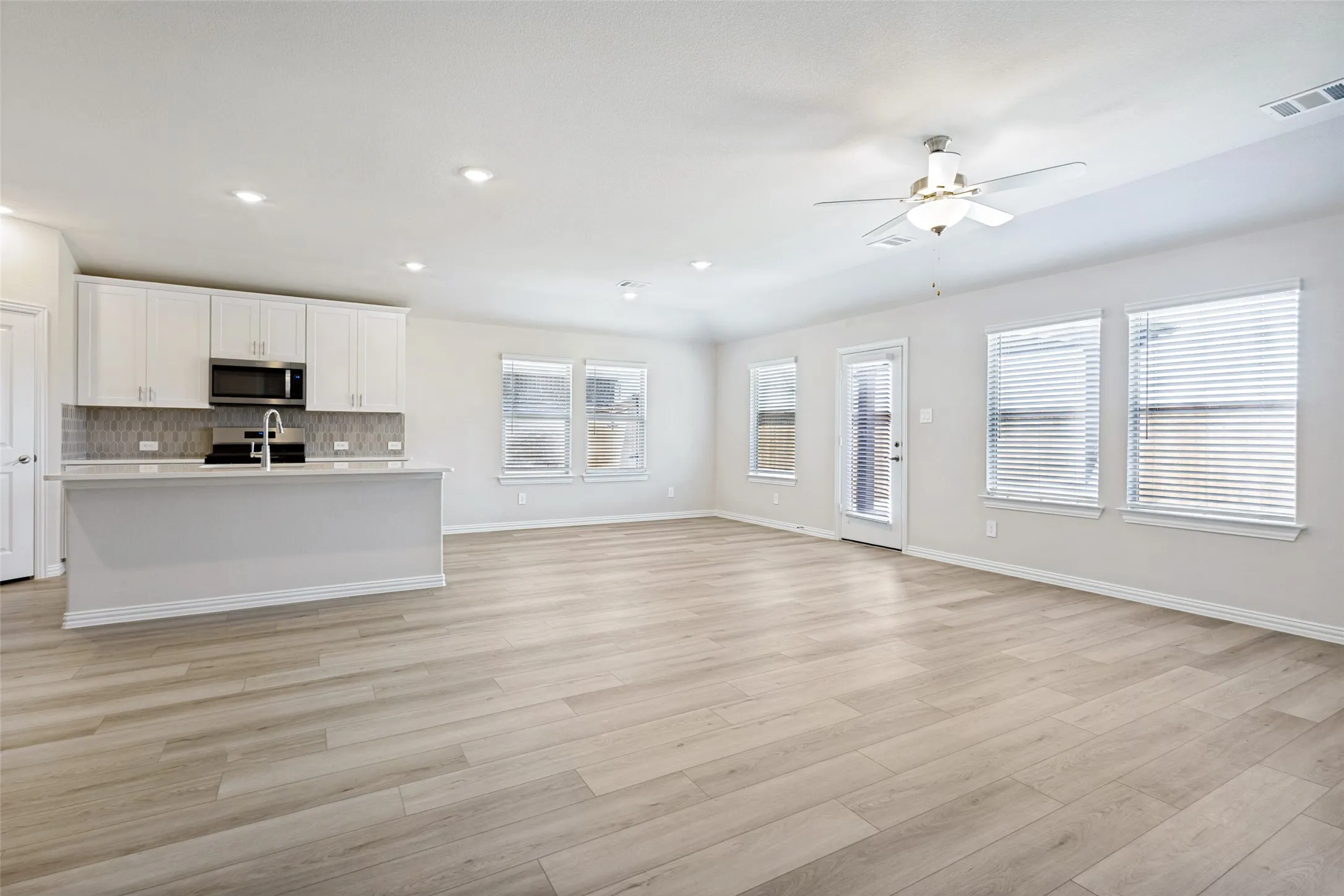 Single Family Residence For Rent in Collin County , 3407 Pat Mayse Drive, Farmersville, Texas 75442, 4 Bedroom, 3 Bathroom, 2 Garage spaces, 2,059 Sqft, built in 2025, mls#21364258, Real Estate Agent in Farmersville, Homes For Rent in Collin county, Homes For Rent in Farmersville, Realtor in Farmersville Texas, Real Estate Brokerage Independent Realty Texas, Luminita Cordes Realtor