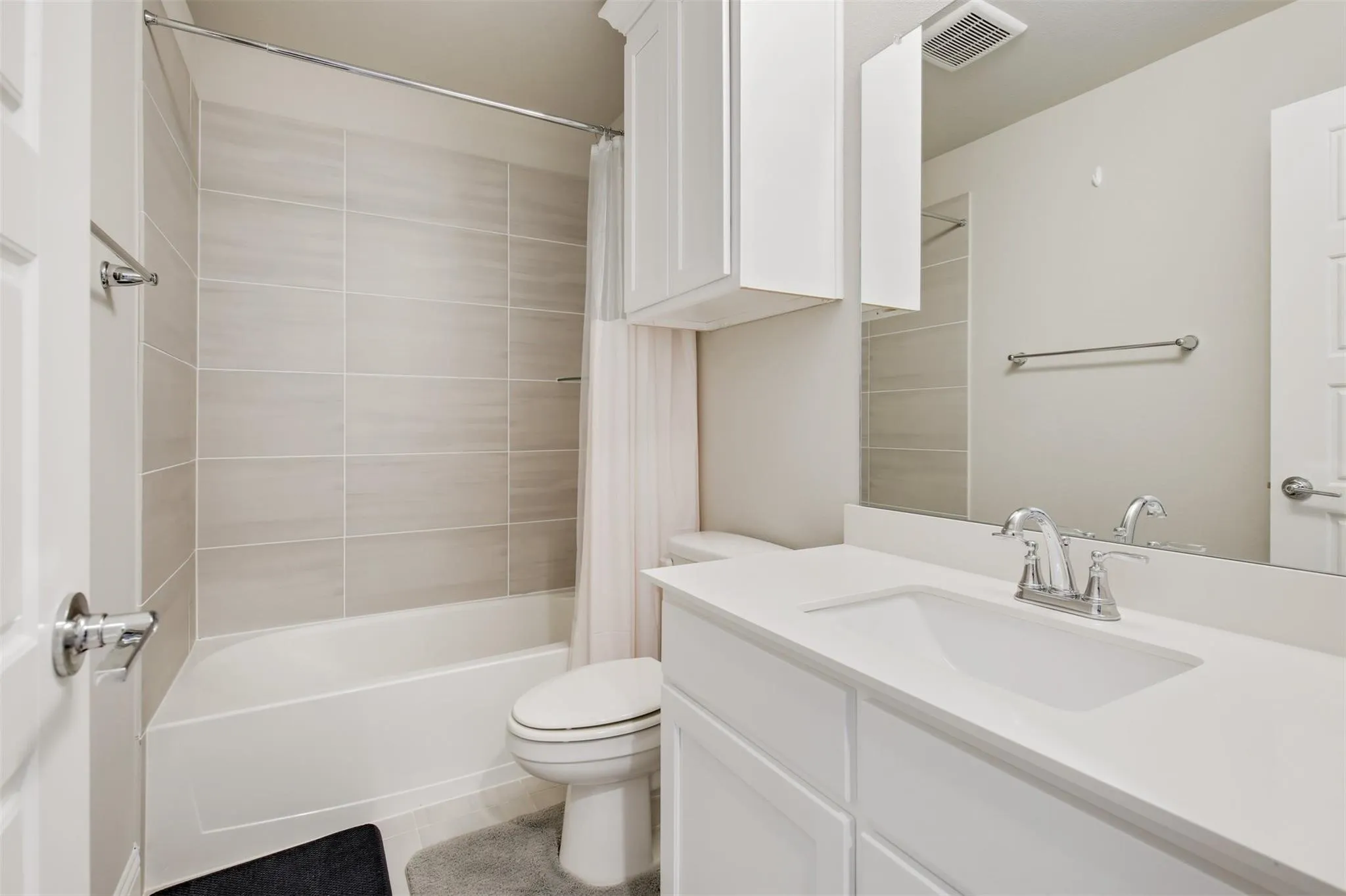 Single Family Residence For Rent in Denton County , 6842 Gavin Drive, Frisco, Texas 75034, 4 Bedroom, 4 Bathroom, 2 Garage spaces, 3,012 Sqft, built in 2019, mls#21364260, Real Estate Agent in Frisco, Homes For Rent in Denton county, Homes For Rent in Frisco, Realtor in Frisco Texas, Real Estate Brokerage Independent Realty Texas, Luminita Cordes Realtor