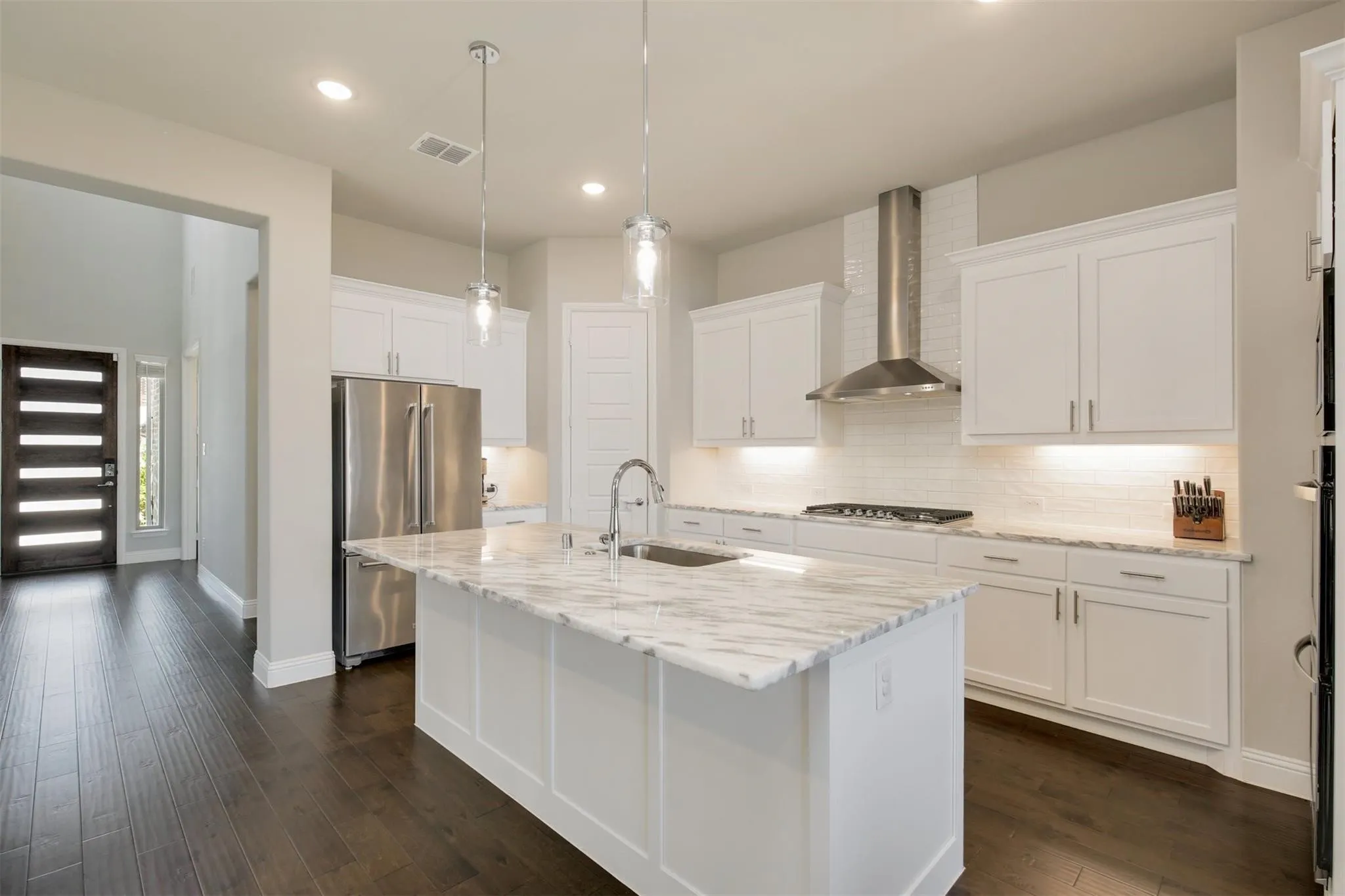 Single Family Residence For Rent in Denton County , 6842 Gavin Drive, Frisco, Texas 75034, 4 Bedroom, 4 Bathroom, 2 Garage spaces, 3,012 Sqft, built in 2019, mls#21364260, Real Estate Agent in Frisco, Homes For Rent in Denton county, Homes For Rent in Frisco, Realtor in Frisco Texas, Real Estate Brokerage Independent Realty Texas, Luminita Cordes Realtor