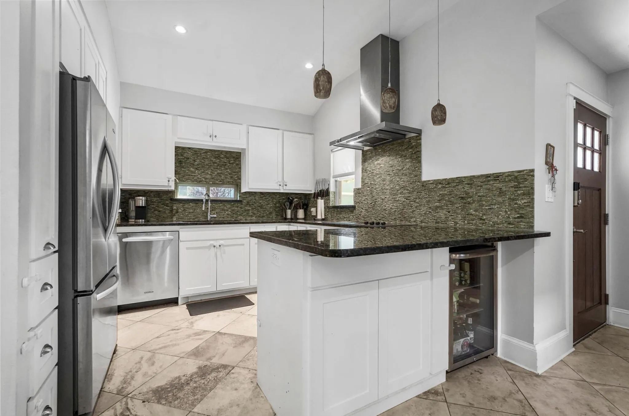 Single Family Residence For Rent in Dallas County , 4319 Cabell Drive, Dallas, Texas 75204, 3 Bedroom, 3 Bathroom, 2 Garage spaces, 1,744 Sqft, built in 1998, Price $3,900, mls#21361856, Real Estate Agent in Dallas, Homes For Rent in Dallas county, Homes For Rent in Dallas, Realtor in Dallas Texas, Real Estate Brokerage Independent Realty Texas, Luminita Cordes Realtor