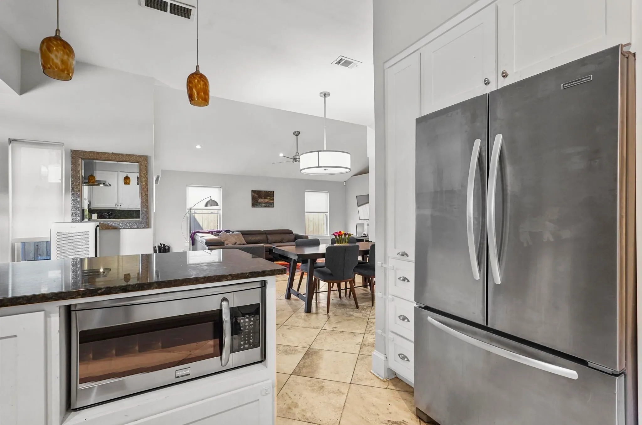Single Family Residence For Rent in Dallas County , 4319 Cabell Drive, Dallas, Texas 75204, 3 Bedroom, 3 Bathroom, 2 Garage spaces, 1,744 Sqft, built in 1998, Price $3,900, mls#21361856, Real Estate Agent in Dallas, Homes For Rent in Dallas county, Homes For Rent in Dallas, Realtor in Dallas Texas, Real Estate Brokerage Independent Realty Texas, Luminita Cordes Realtor