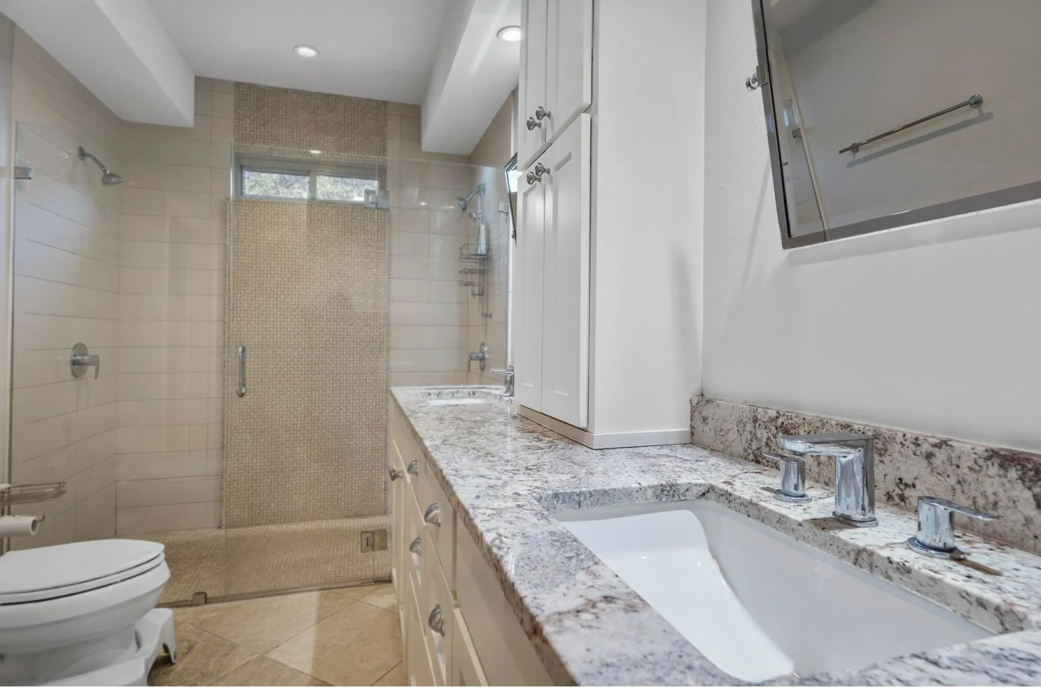 Single Family Residence For Rent in Dallas County , 4319 Cabell Drive, Dallas, Texas 75204, 3 Bedroom, 3 Bathroom, 2 Garage spaces, 1,744 Sqft, built in 1998, Price $3,900, mls#21361856, Real Estate Agent in Dallas, Homes For Rent in Dallas county, Homes For Rent in Dallas, Realtor in Dallas Texas, Real Estate Brokerage Independent Realty Texas, Luminita Cordes Realtor