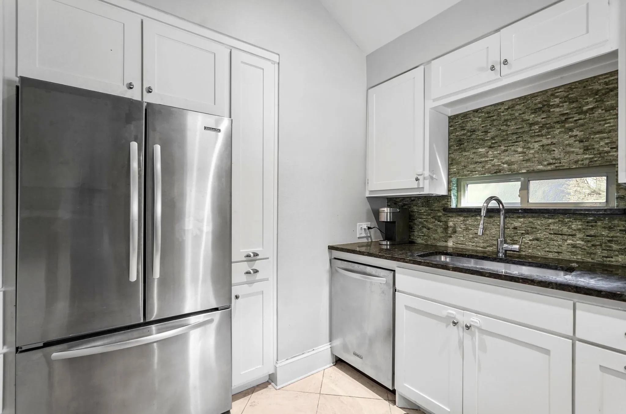 Single Family Residence For Rent in Dallas County , 4319 Cabell Drive, Dallas, Texas 75204, 3 Bedroom, 3 Bathroom, 2 Garage spaces, 1,744 Sqft, built in 1998, Price $3,900, mls#21361856, Real Estate Agent in Dallas, Homes For Rent in Dallas county, Homes For Rent in Dallas, Realtor in Dallas Texas, Real Estate Brokerage Independent Realty Texas, Luminita Cordes Realtor