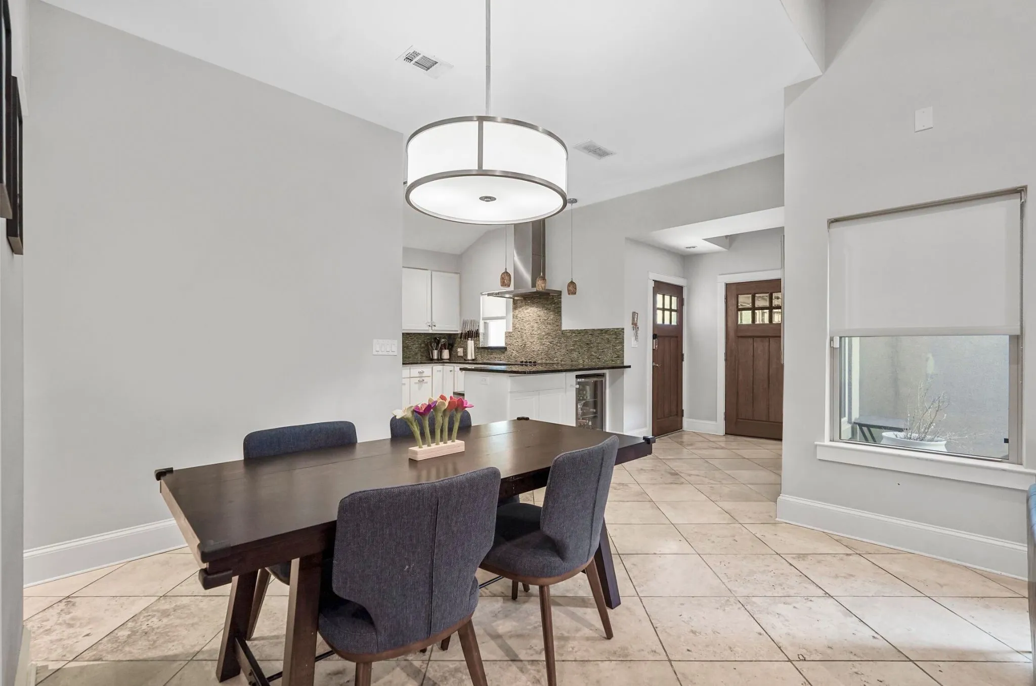 Single Family Residence For Rent in Dallas County , 4319 Cabell Drive, Dallas, Texas 75204, 3 Bedroom, 3 Bathroom, 2 Garage spaces, 1,744 Sqft, built in 1998, Price $3,900, mls#21361856, Real Estate Agent in Dallas, Homes For Rent in Dallas county, Homes For Rent in Dallas, Realtor in Dallas Texas, Real Estate Brokerage Independent Realty Texas, Luminita Cordes Realtor