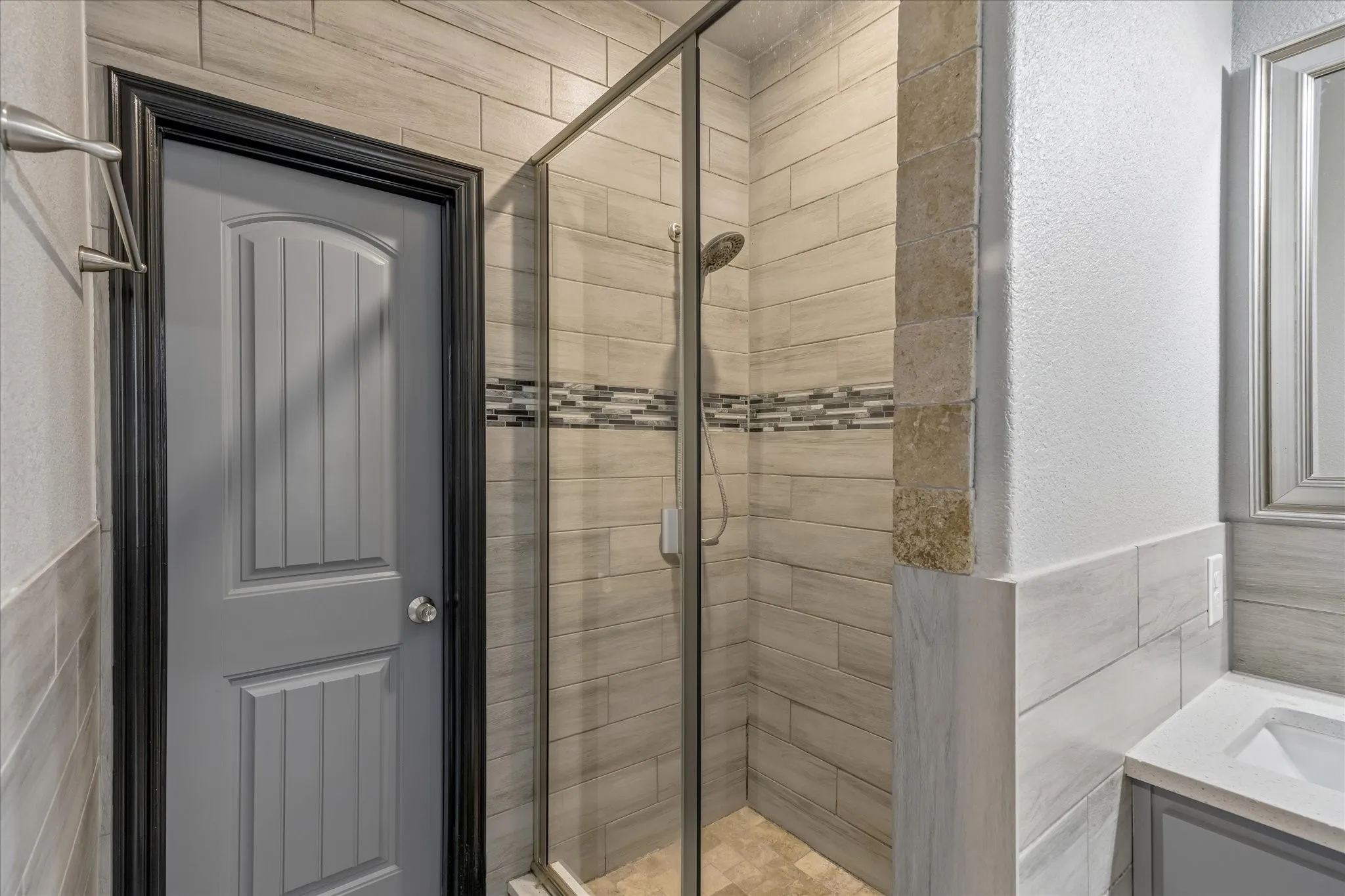 Single Family Residence For Sale in Tarrant County , 1533 Cairn Circle, Fort Worth, Texas 76134, 4 Bedroom, 2 Bathroom, Garage spaces, 2,238 Sqft, built in 2019, mls#21362419, Real Estate Agent in Fort Worth, Homes For Sale in Tarrant county, Homes For Sale in Fort Worth, Realtor in Fort Worth Texas, Real Estate Brokerage Independent Realty Texas, Luminita Cordes Realtor