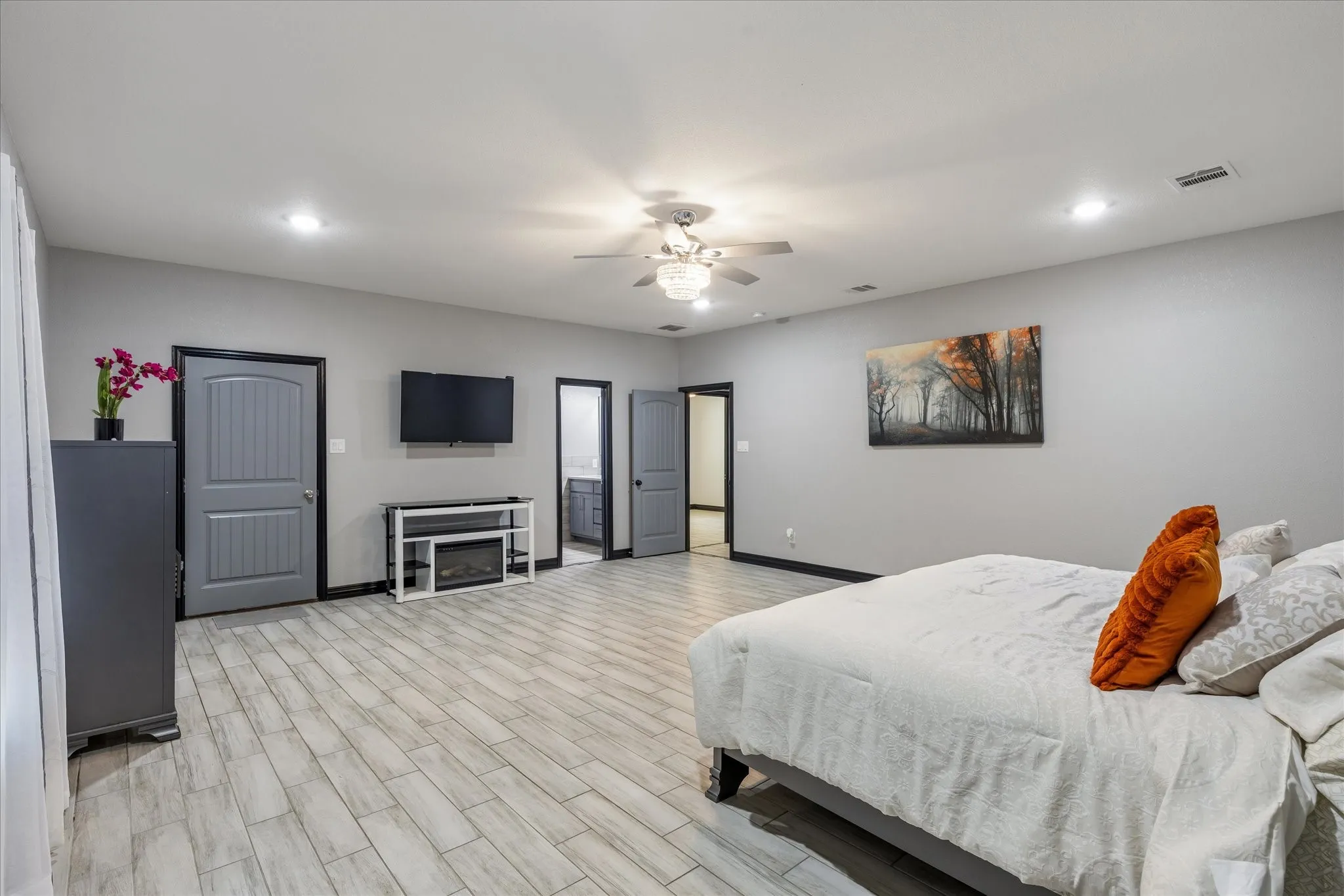 Single Family Residence For Sale in Tarrant County , 1533 Cairn Circle, Fort Worth, Texas 76134, 4 Bedroom, 2 Bathroom, Garage spaces, 2,238 Sqft, built in 2019, mls#21362419, Real Estate Agent in Fort Worth, Homes For Sale in Tarrant county, Homes For Sale in Fort Worth, Realtor in Fort Worth Texas, Real Estate Brokerage Independent Realty Texas, Luminita Cordes Realtor