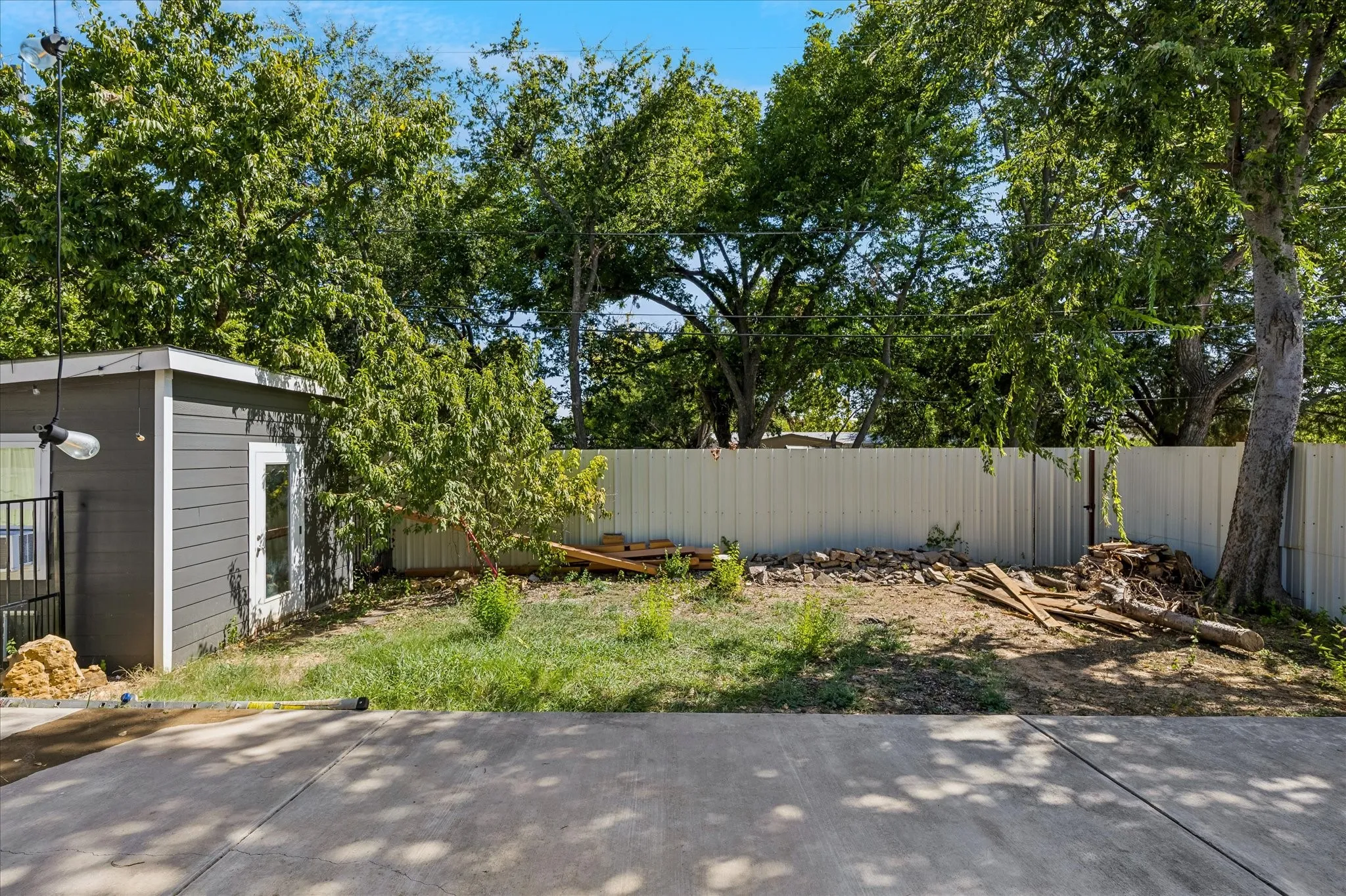 Single Family Residence For Sale in Tarrant County , 1533 Cairn Circle, Fort Worth, Texas 76134, 4 Bedroom, 2 Bathroom, Garage spaces, 2,238 Sqft, built in 2019, mls#21362419, Real Estate Agent in Fort Worth, Homes For Sale in Tarrant county, Homes For Sale in Fort Worth, Realtor in Fort Worth Texas, Real Estate Brokerage Independent Realty Texas, Luminita Cordes Realtor