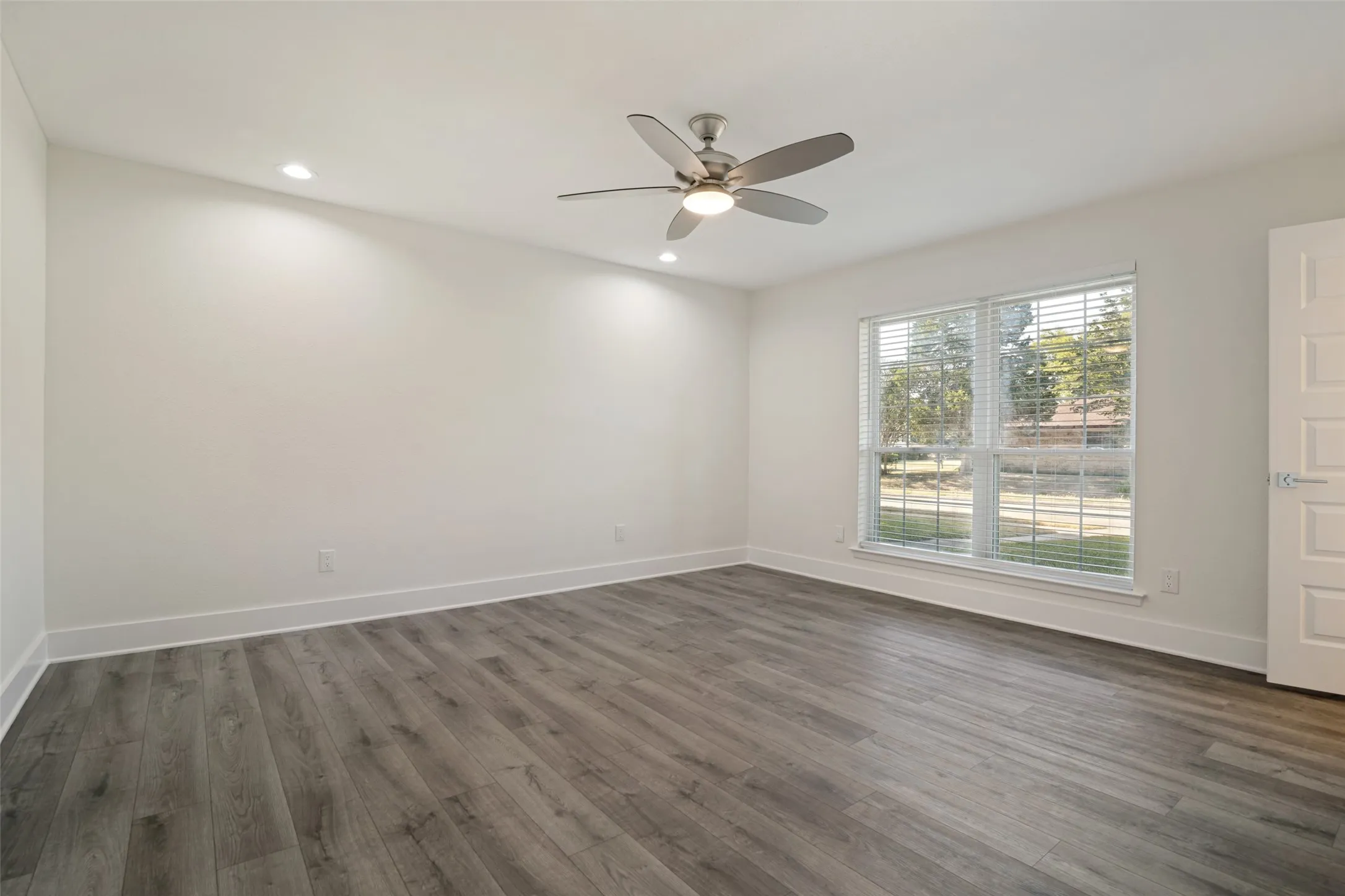 Single Family Residence For Sale in Dallas County , 1609 Barclay Drive, Richardson, Texas 75081, 3 Bedroom, 2 Bathroom, 2 Garage spaces, 1,637 Sqft, built in 1978, mls#21363806, Real Estate Agent in Richardson, Homes For Sale in Dallas county, Homes For Sale in Richardson, Realtor in Richardson Texas, Real Estate Brokerage Independent Realty Texas, Luminita Cordes Realtor