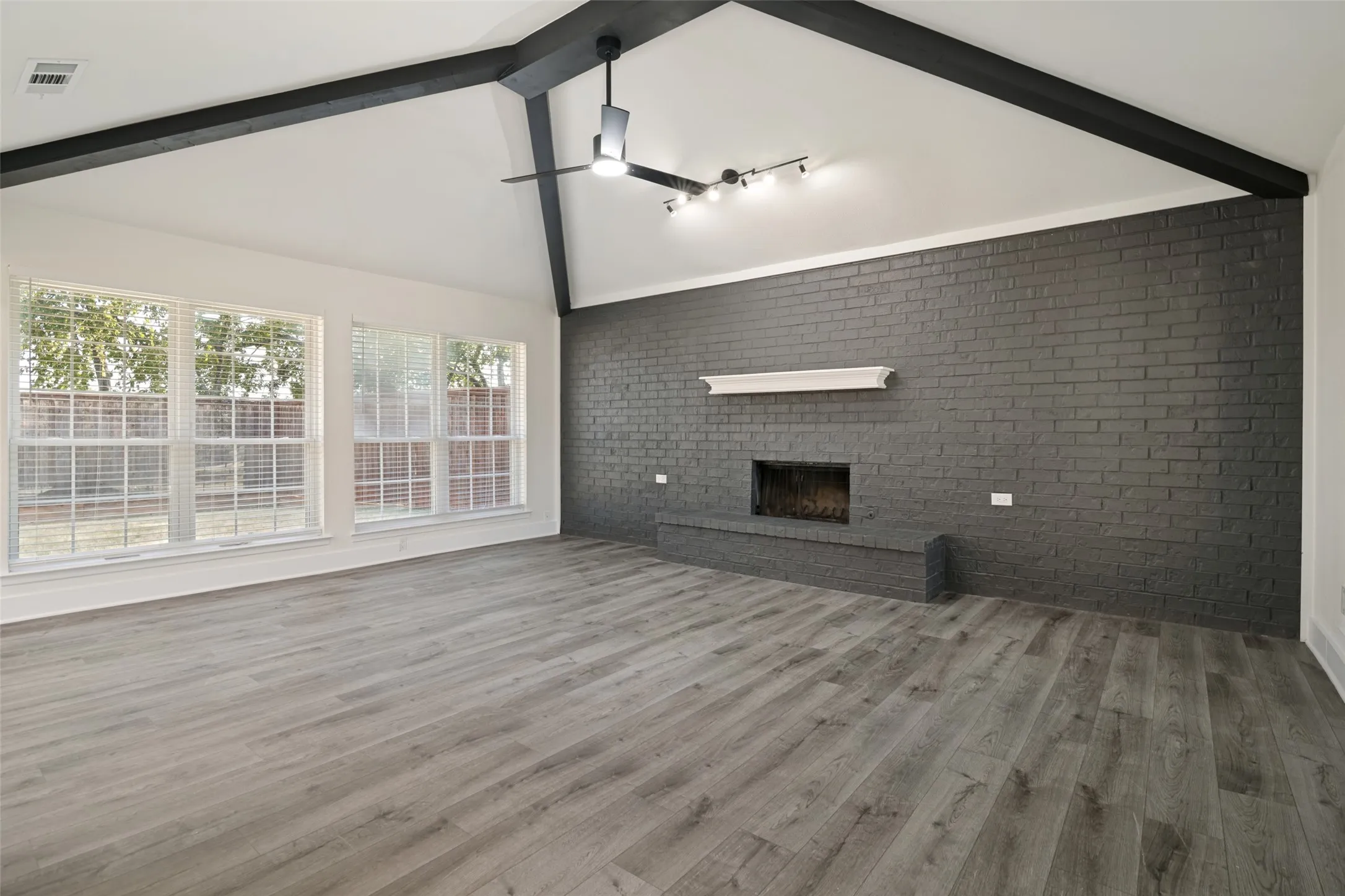Single Family Residence For Sale in Dallas County , 1609 Barclay Drive, Richardson, Texas 75081, 3 Bedroom, 2 Bathroom, 2 Garage spaces, 1,637 Sqft, built in 1978, mls#21363806, Real Estate Agent in Richardson, Homes For Sale in Dallas county, Homes For Sale in Richardson, Realtor in Richardson Texas, Real Estate Brokerage Independent Realty Texas, Luminita Cordes Realtor