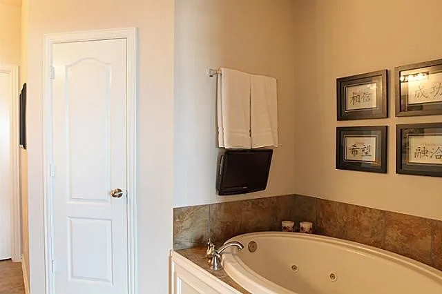 Jaccizi tub