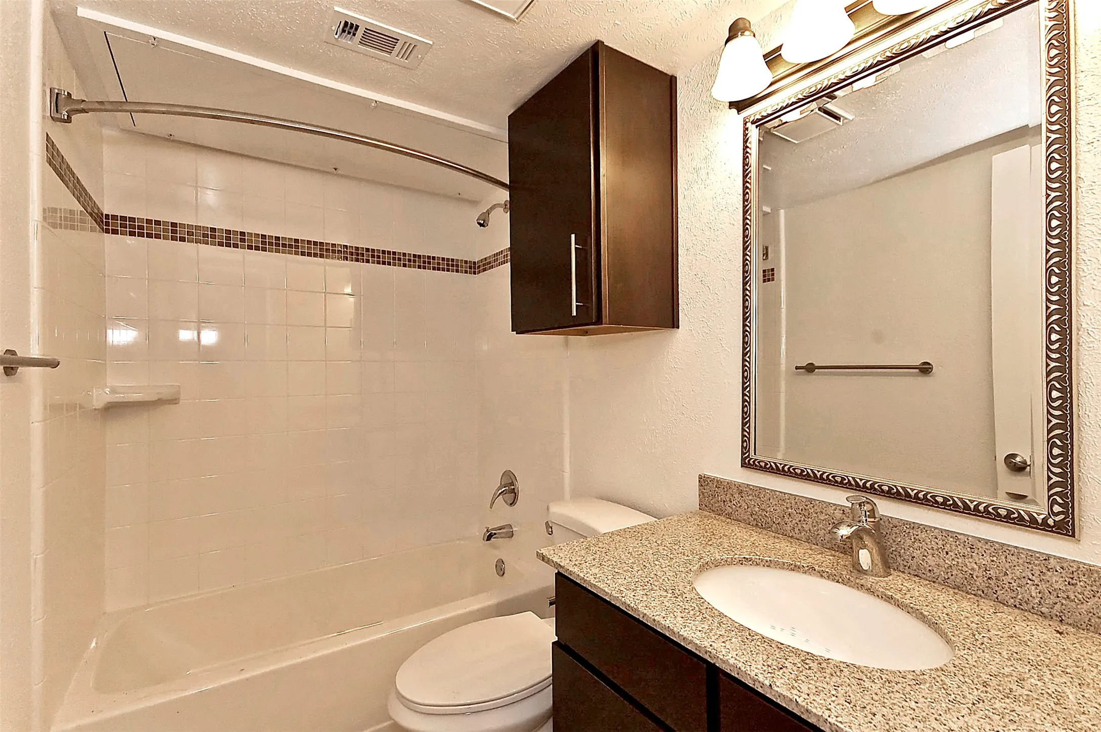 Condominium For Rent in Dallas County , 5909 Birchbrook Drive 129, Dallas, Texas 75206, 3 Bedroom, 2 Bathroom, Garage spaces, 1,225 Sqft, built in 2011, mls#21364279, Real Estate Agent in Dallas, Homes For Rent in Dallas county, Homes For Rent in Dallas, Realtor in Dallas Texas, Real Estate Brokerage Independent Realty Texas, Luminita Cordes Realtor
