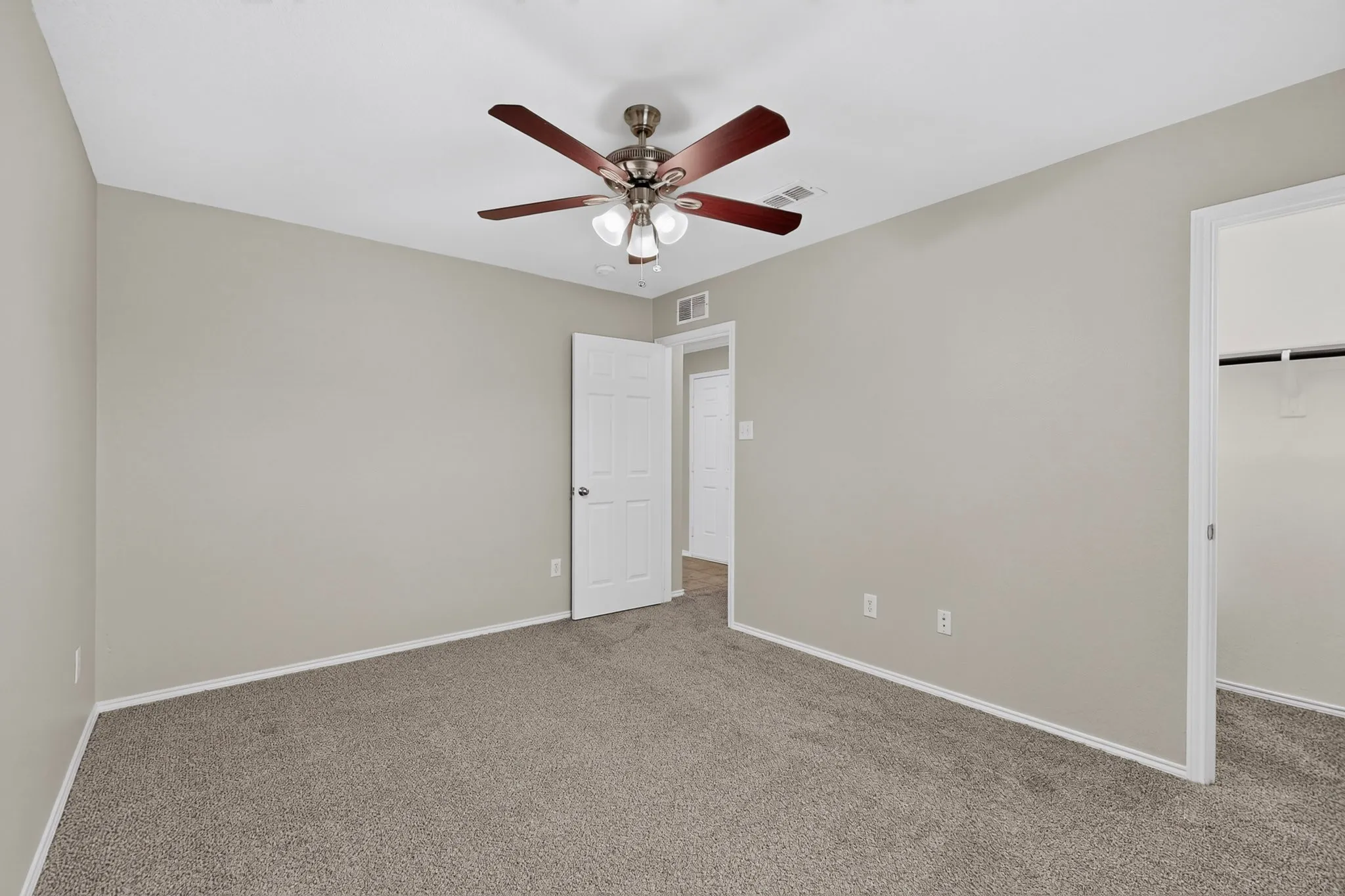 Single Family Residence For Rent in Rockwall County , 127 Abelia Drive, Fate, Texas 75189, 3 Bedroom, 2 Bathroom, 2 Garage spaces, 1,630 Sqft, built in 2013, mls#21364288, Real Estate Agent in Fate, Homes For Rent in Rockwall county, Homes For Rent in Fate, Realtor in Fate Texas, Real Estate Brokerage Independent Realty Texas, Luminita Cordes Realtor