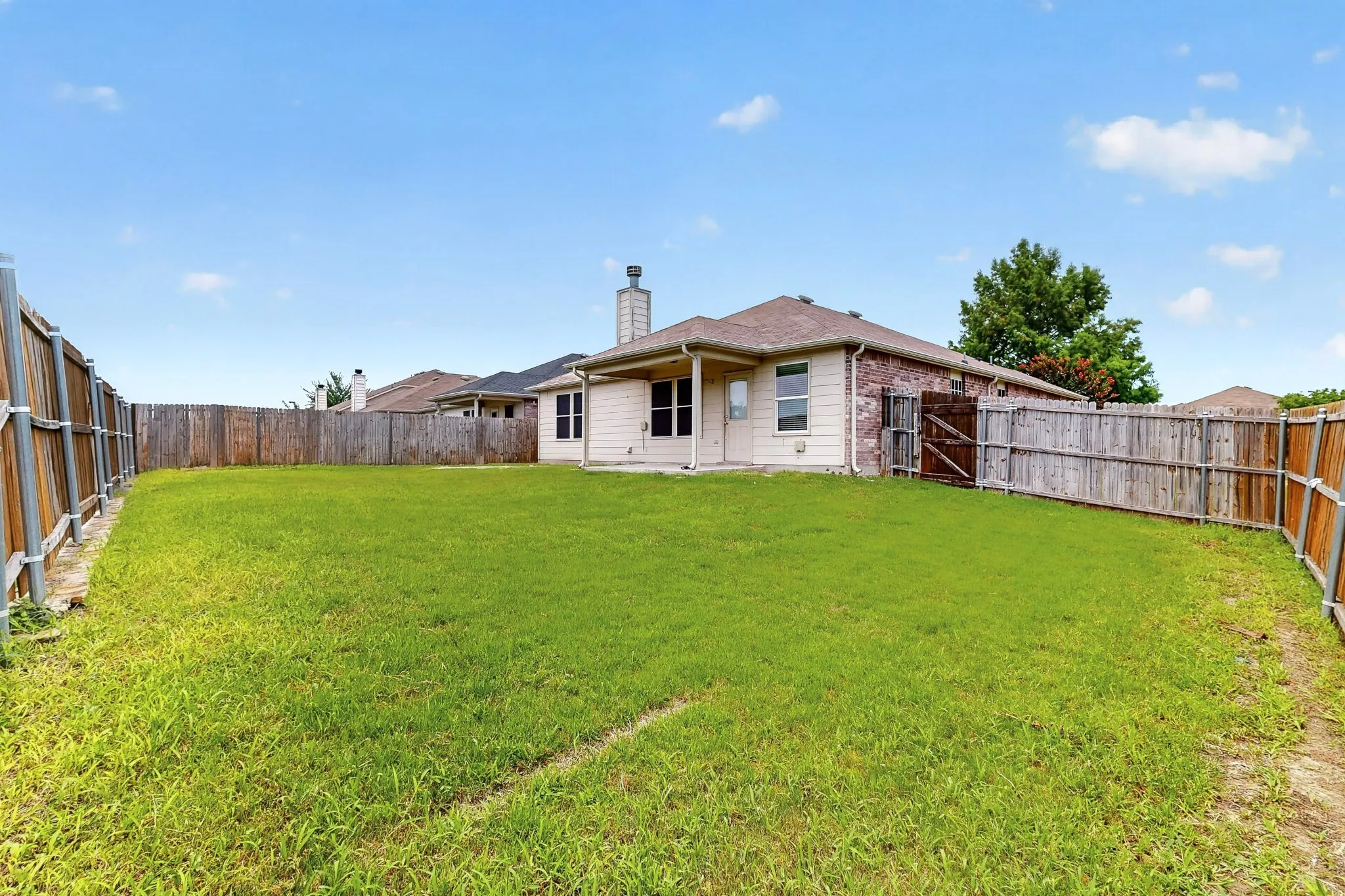 Single Family Residence For Rent in Rockwall County , 127 Abelia Drive, Fate, Texas 75189, 3 Bedroom, 2 Bathroom, 2 Garage spaces, 1,630 Sqft, built in 2013, mls#21364288, Real Estate Agent in Fate, Homes For Rent in Rockwall county, Homes For Rent in Fate, Realtor in Fate Texas, Real Estate Brokerage Independent Realty Texas, Luminita Cordes Realtor