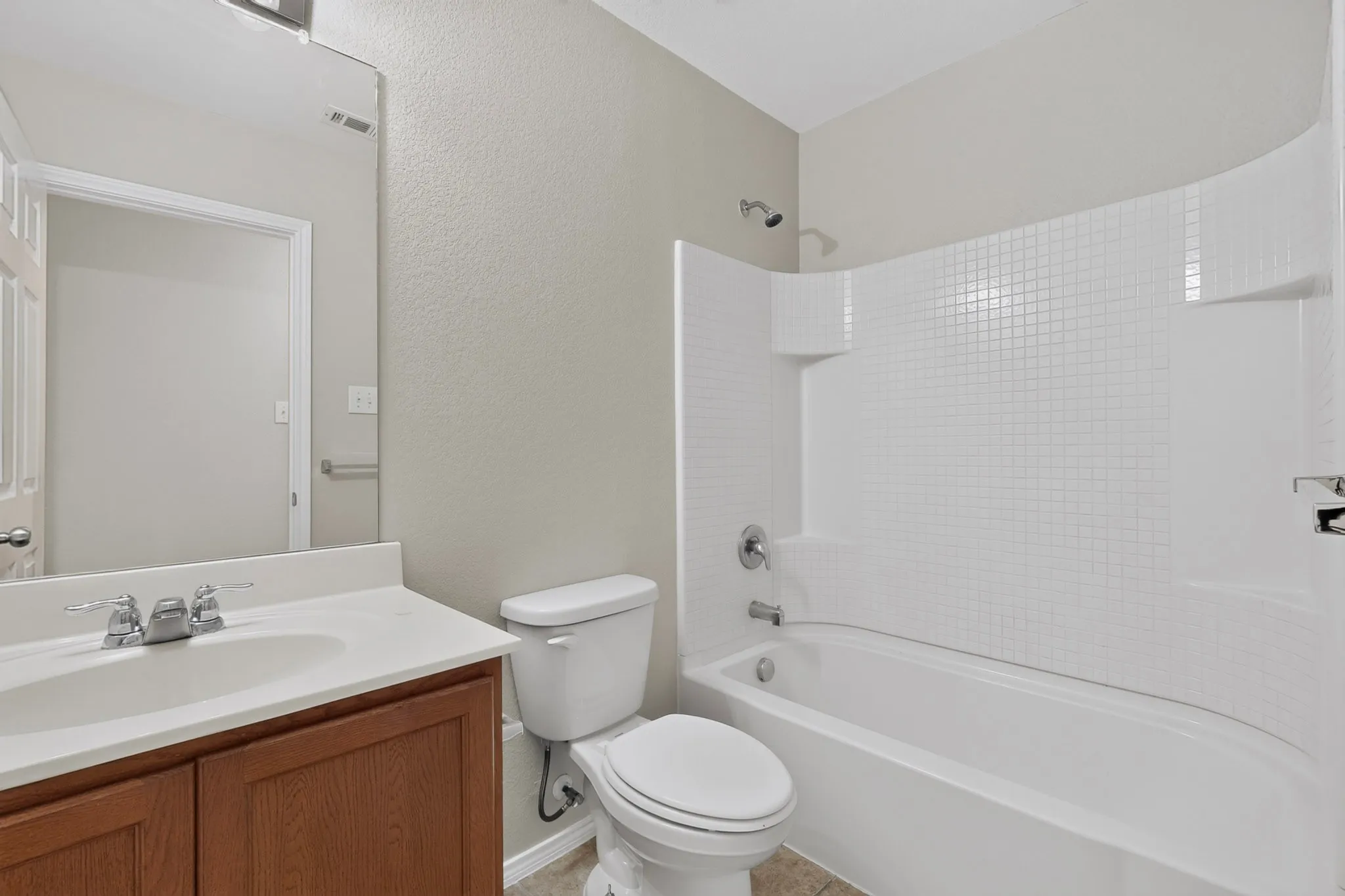 Single Family Residence For Rent in Rockwall County , 127 Abelia Drive, Fate, Texas 75189, 3 Bedroom, 2 Bathroom, 2 Garage spaces, 1,630 Sqft, built in 2013, mls#21364288, Real Estate Agent in Fate, Homes For Rent in Rockwall county, Homes For Rent in Fate, Realtor in Fate Texas, Real Estate Brokerage Independent Realty Texas, Luminita Cordes Realtor
