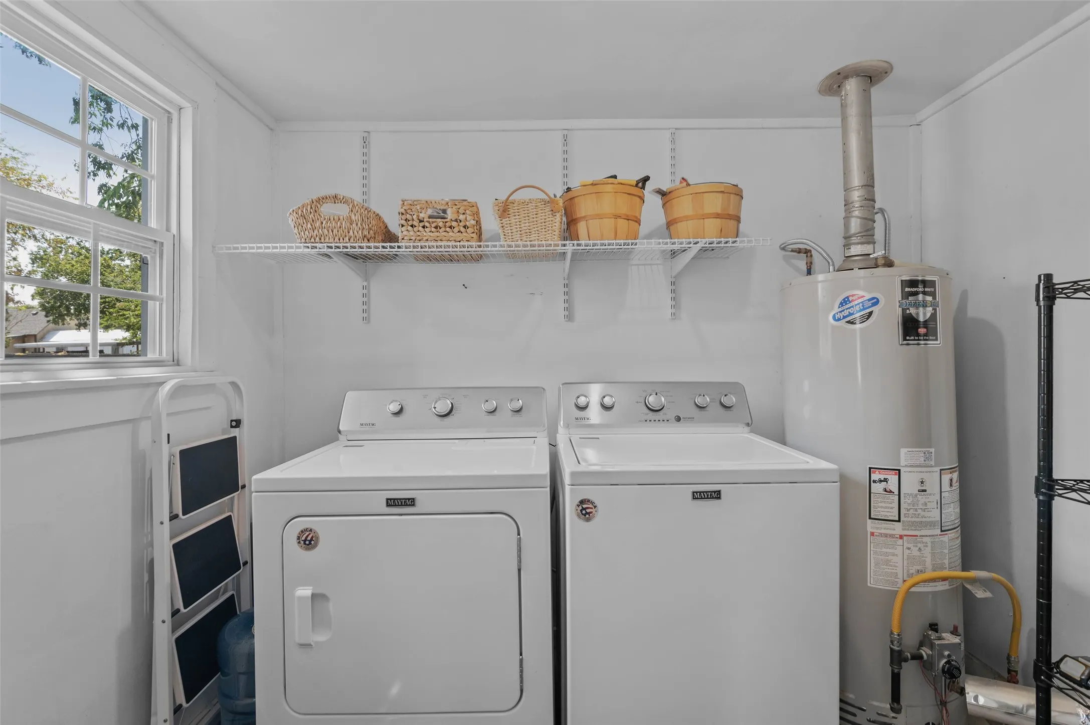 Single Family Residence For Sale in Denton County , 700 Elm Street, Sanger, Texas 76266, 2 Bedroom, 2 Bathroom, 1 Garage spaces, 1,227 Sqft, built in 1943, mls#21364198, Real Estate Agent in Sanger, Homes For Sale in Denton county, Homes For Sale in Sanger, Realtor in Sanger Texas, Real Estate Brokerage Independent Realty Texas, Luminita Cordes Realtor