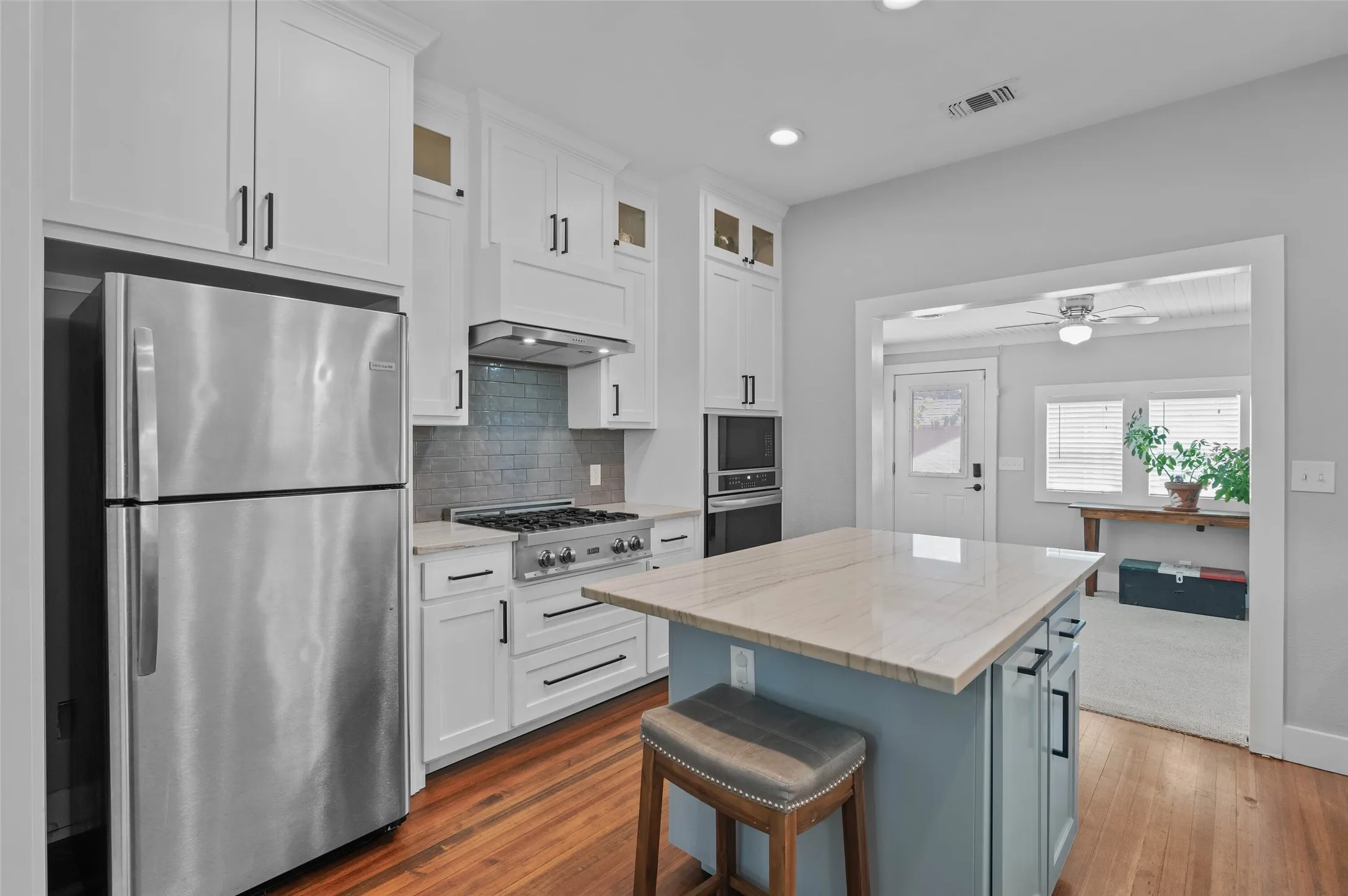 Single Family Residence For Sale in Denton County , 700 Elm Street, Sanger, Texas 76266, 2 Bedroom, 2 Bathroom, 1 Garage spaces, 1,227 Sqft, built in 1943, mls#21364198, Real Estate Agent in Sanger, Homes For Sale in Denton county, Homes For Sale in Sanger, Realtor in Sanger Texas, Real Estate Brokerage Independent Realty Texas, Luminita Cordes Realtor