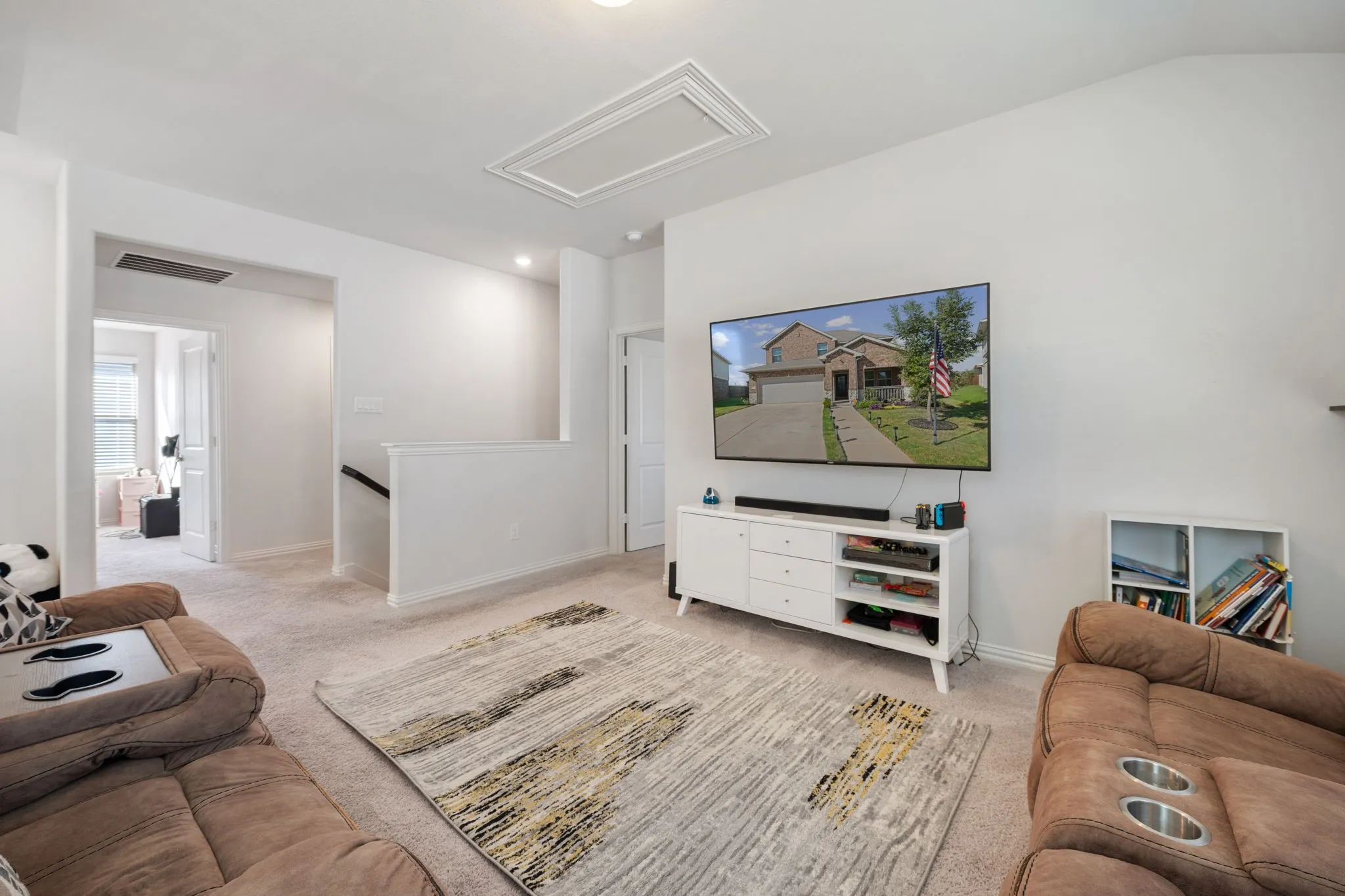 Single Family Residence For Rent in Rockwall County , 7175 Rolling Waters Way, Royse City, Texas 75189, 4 Bedroom, 3 Bathroom, 2 Garage spaces, 2,405 Sqft, built in 2022, mls#21363184, Real Estate Agent in Royse City, Homes For Rent in Rockwall county, Homes For Rent in Royse City, Realtor in Royse City Texas, Real Estate Brokerage Independent Realty Texas, Luminita Cordes Realtor