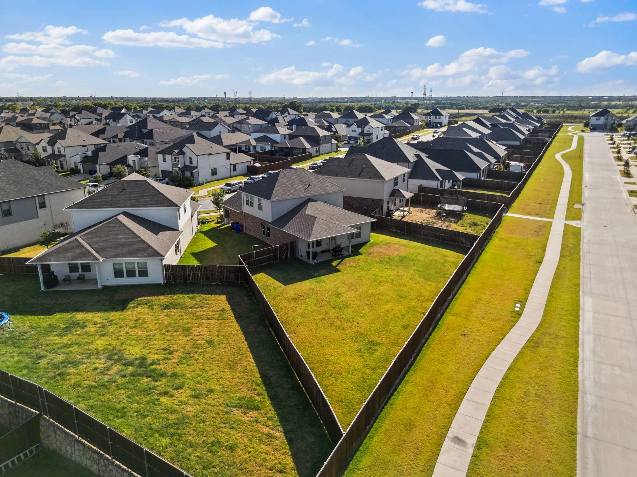 Single Family Residence For Rent in Rockwall County , 7175 Rolling Waters Way, Royse City, Texas 75189, 4 Bedroom, 3 Bathroom, 2 Garage spaces, 2,405 Sqft, built in 2022, mls#21363184, Real Estate Agent in Royse City, Homes For Rent in Rockwall county, Homes For Rent in Royse City, Realtor in Royse City Texas, Real Estate Brokerage Independent Realty Texas, Luminita Cordes Realtor
