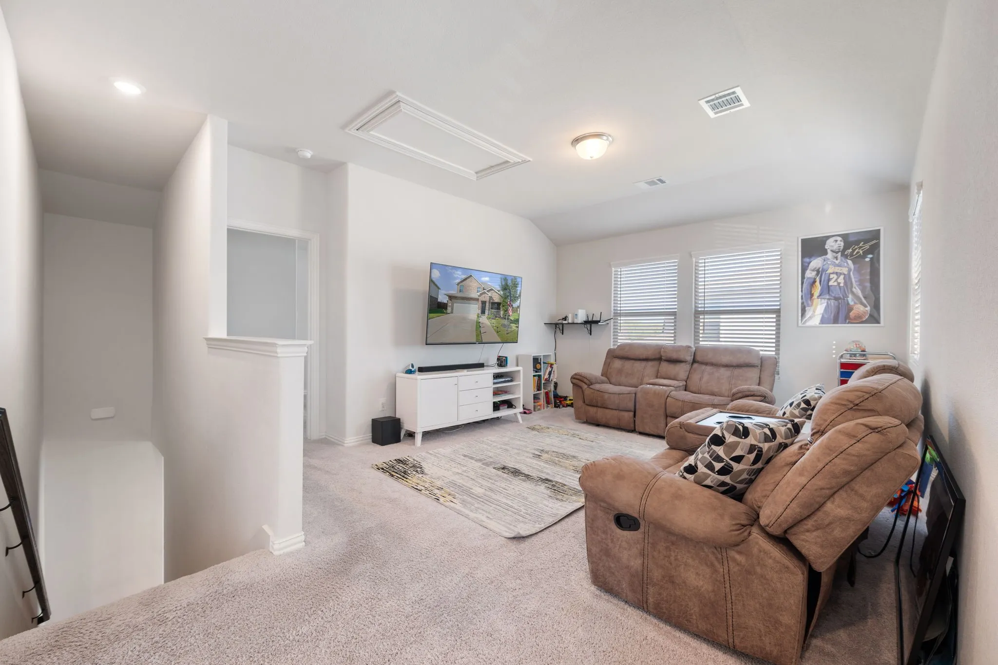Single Family Residence For Rent in Rockwall County , 7175 Rolling Waters Way, Royse City, Texas 75189, 4 Bedroom, 3 Bathroom, 2 Garage spaces, 2,405 Sqft, built in 2022, mls#21363184, Real Estate Agent in Royse City, Homes For Rent in Rockwall county, Homes For Rent in Royse City, Realtor in Royse City Texas, Real Estate Brokerage Independent Realty Texas, Luminita Cordes Realtor