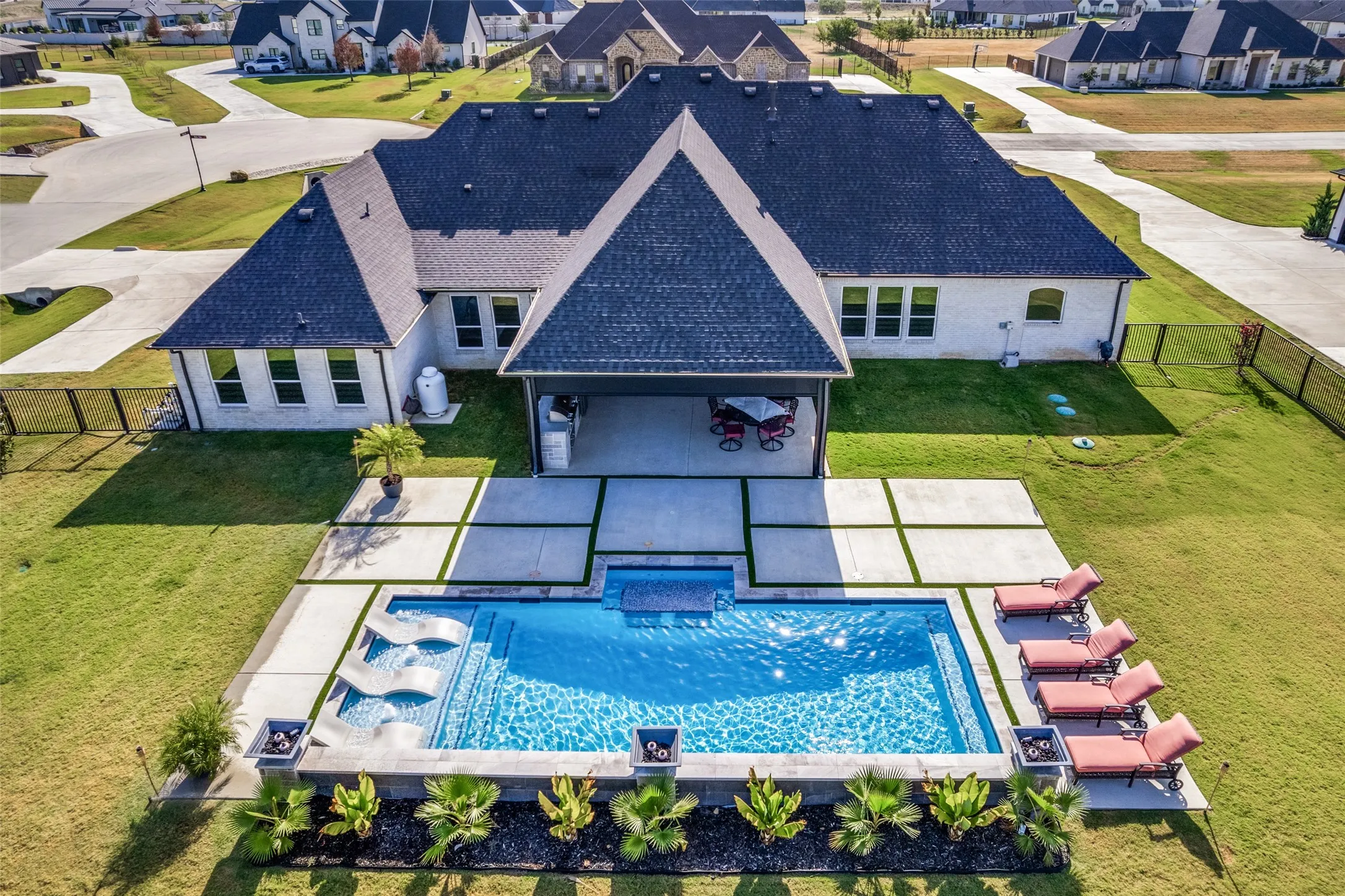 Single Family Residence For Sale in Tarrant County , 12000 Bella Vino Drive, Fort Worth, Texas 76126, 4 Bedroom, 4 Bathroom, 3 Garage spaces, 3,204 Sqft, built in 2022, mls#21357403, Real Estate Agent in Fort Worth, Homes For Sale in Tarrant county, Homes For Sale in Fort Worth, Realtor in Fort Worth Texas, Real Estate Brokerage Independent Realty Texas, Luminita Cordes Realtor