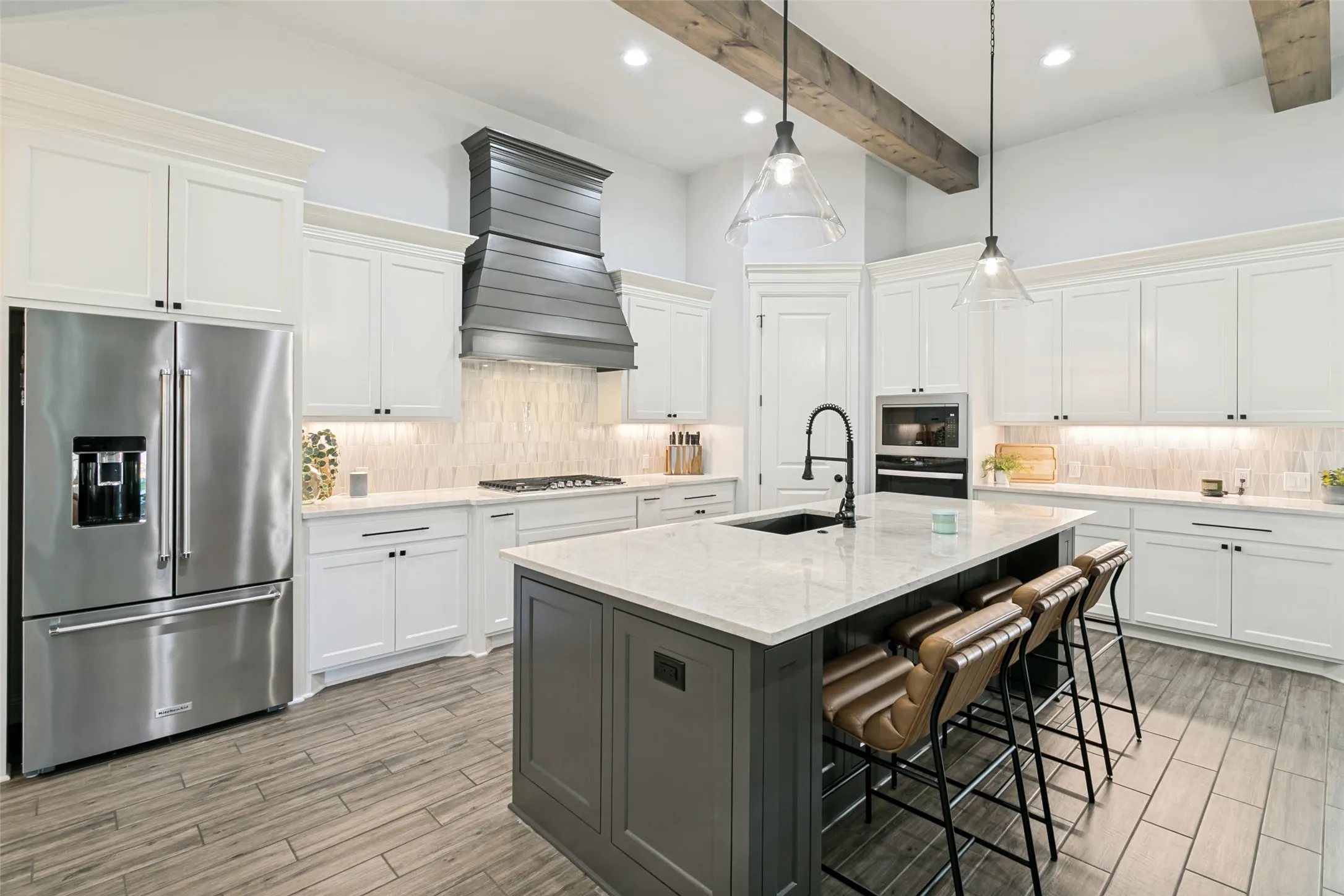Single Family Residence For Sale in Tarrant County , 12000 Bella Vino Drive, Fort Worth, Texas 76126, 4 Bedroom, 4 Bathroom, 3 Garage spaces, 3,204 Sqft, built in 2022, mls#21357403, Real Estate Agent in Fort Worth, Homes For Sale in Tarrant county, Homes For Sale in Fort Worth, Realtor in Fort Worth Texas, Real Estate Brokerage Independent Realty Texas, Luminita Cordes Realtor