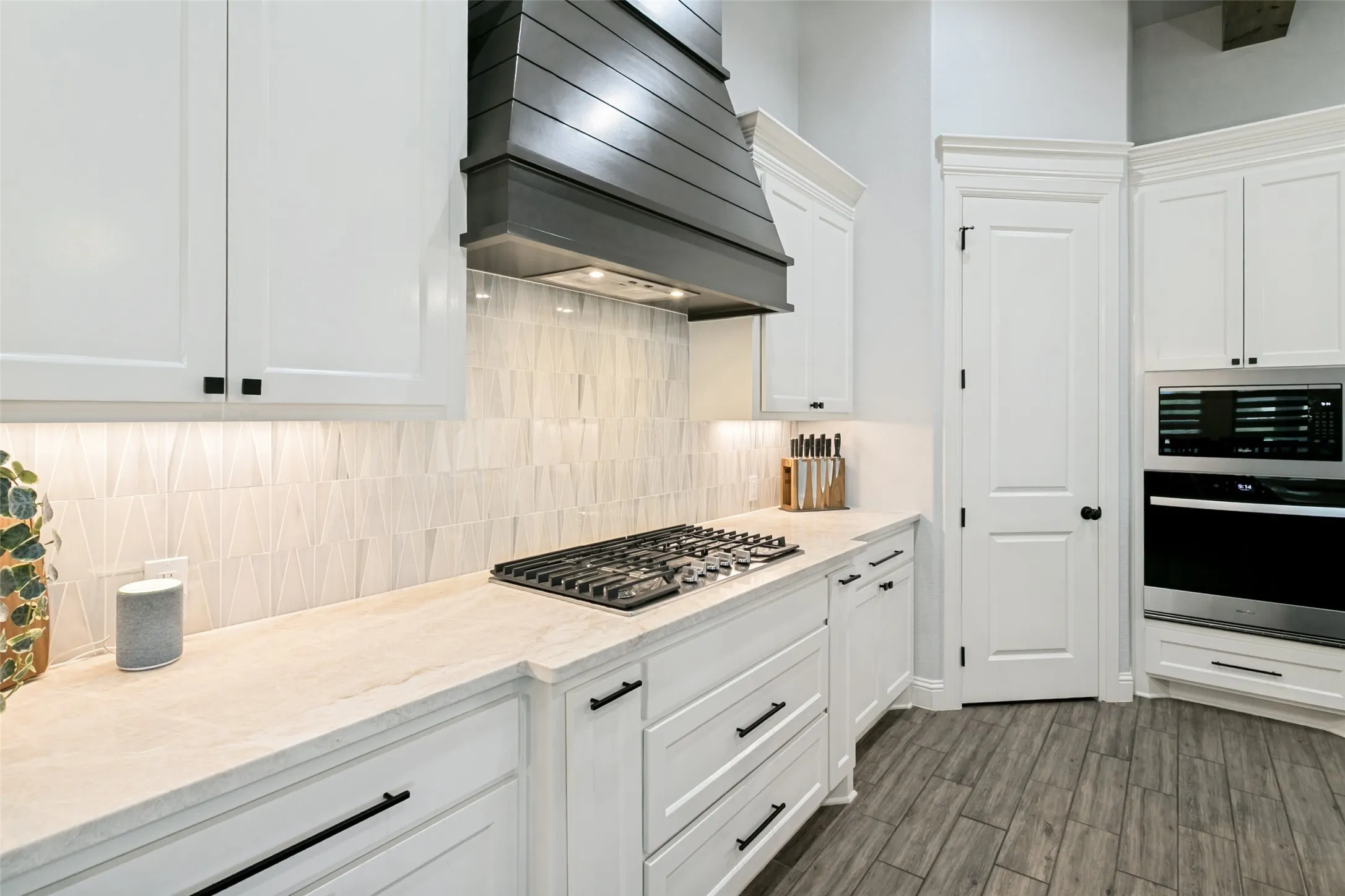Single Family Residence For Sale in Tarrant County , 12000 Bella Vino Drive, Fort Worth, Texas 76126, 4 Bedroom, 4 Bathroom, 3 Garage spaces, 3,204 Sqft, built in 2022, mls#21357403, Real Estate Agent in Fort Worth, Homes For Sale in Tarrant county, Homes For Sale in Fort Worth, Realtor in Fort Worth Texas, Real Estate Brokerage Independent Realty Texas, Luminita Cordes Realtor