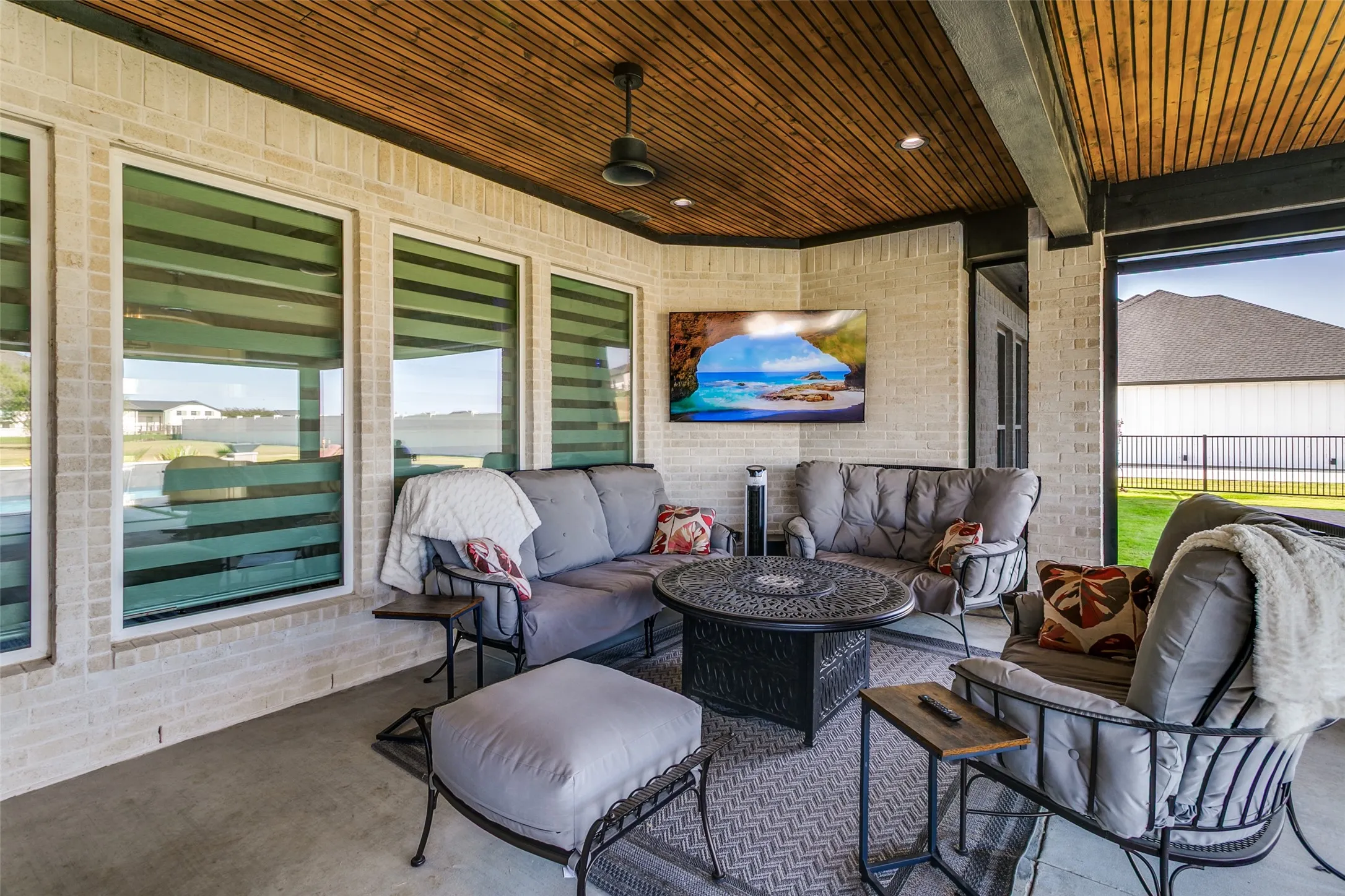Single Family Residence For Sale in Tarrant County , 12000 Bella Vino Drive, Fort Worth, Texas 76126, 4 Bedroom, 4 Bathroom, 3 Garage spaces, 3,204 Sqft, built in 2022, mls#21357403, Real Estate Agent in Fort Worth, Homes For Sale in Tarrant county, Homes For Sale in Fort Worth, Realtor in Fort Worth Texas, Real Estate Brokerage Independent Realty Texas, Luminita Cordes Realtor