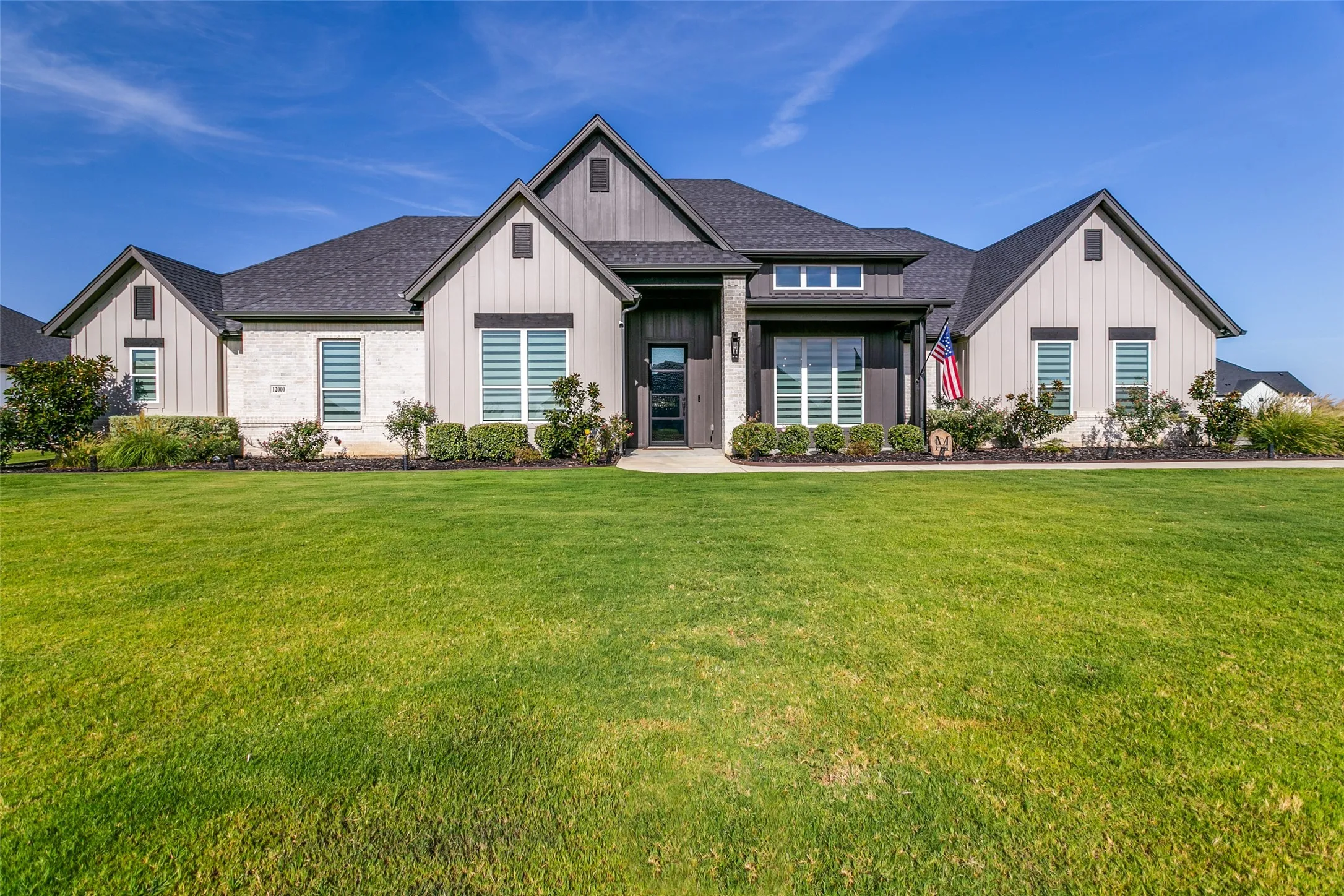 Single Family Residence For Sale in Tarrant County , 12000 Bella Vino Drive, Fort Worth, Texas 76126, 4 Bedroom, 4 Bathroom, 3 Garage spaces, 3,204 Sqft, built in 2022, mls#21357403, Real Estate Agent in Fort Worth, Homes For Sale in Tarrant county, Homes For Sale in Fort Worth, Realtor in Fort Worth Texas, Real Estate Brokerage Independent Realty Texas, Luminita Cordes Realtor