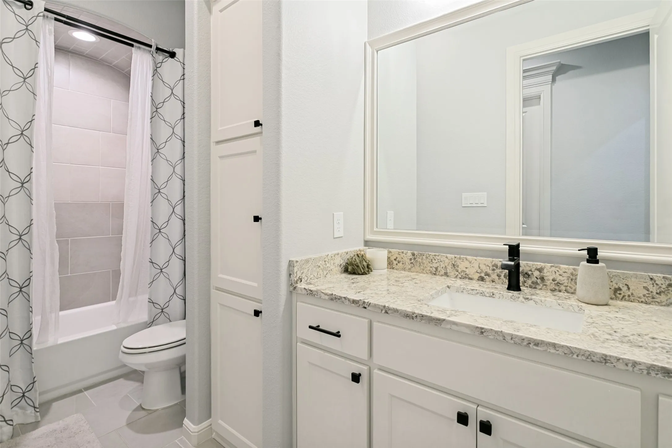 Single Family Residence For Sale in Tarrant County , 12000 Bella Vino Drive, Fort Worth, Texas 76126, 4 Bedroom, 4 Bathroom, 3 Garage spaces, 3,204 Sqft, built in 2022, mls#21357403, Real Estate Agent in Fort Worth, Homes For Sale in Tarrant county, Homes For Sale in Fort Worth, Realtor in Fort Worth Texas, Real Estate Brokerage Independent Realty Texas, Luminita Cordes Realtor