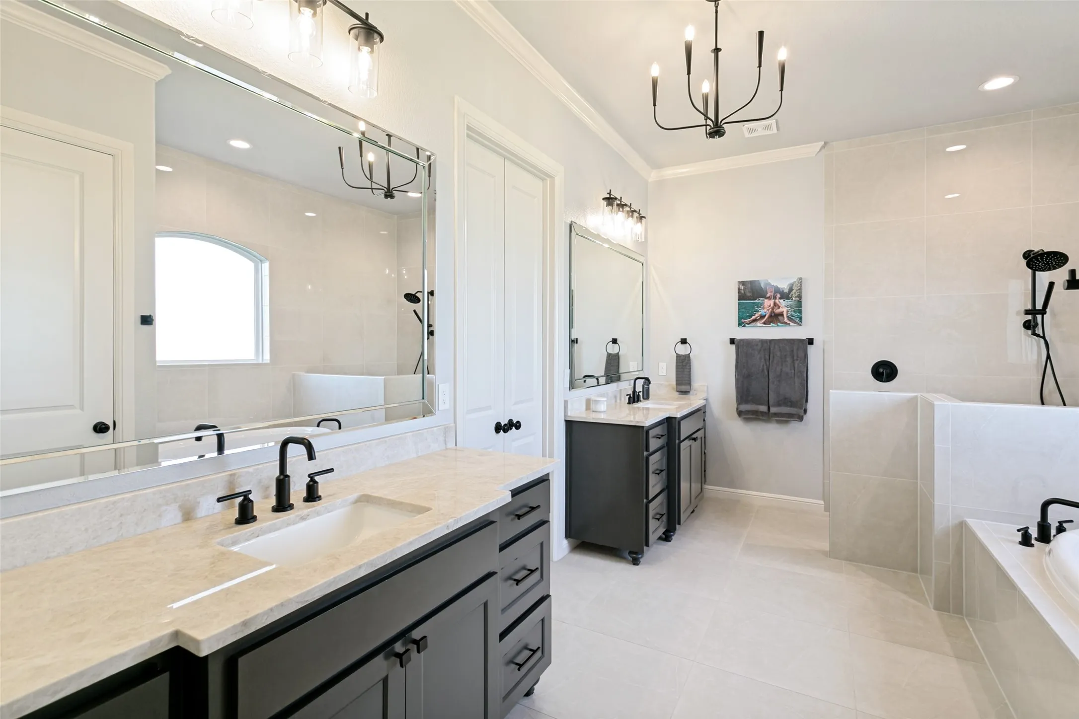 Single Family Residence For Sale in Tarrant County , 12000 Bella Vino Drive, Fort Worth, Texas 76126, 4 Bedroom, 4 Bathroom, 3 Garage spaces, 3,204 Sqft, built in 2022, mls#21357403, Real Estate Agent in Fort Worth, Homes For Sale in Tarrant county, Homes For Sale in Fort Worth, Realtor in Fort Worth Texas, Real Estate Brokerage Independent Realty Texas, Luminita Cordes Realtor