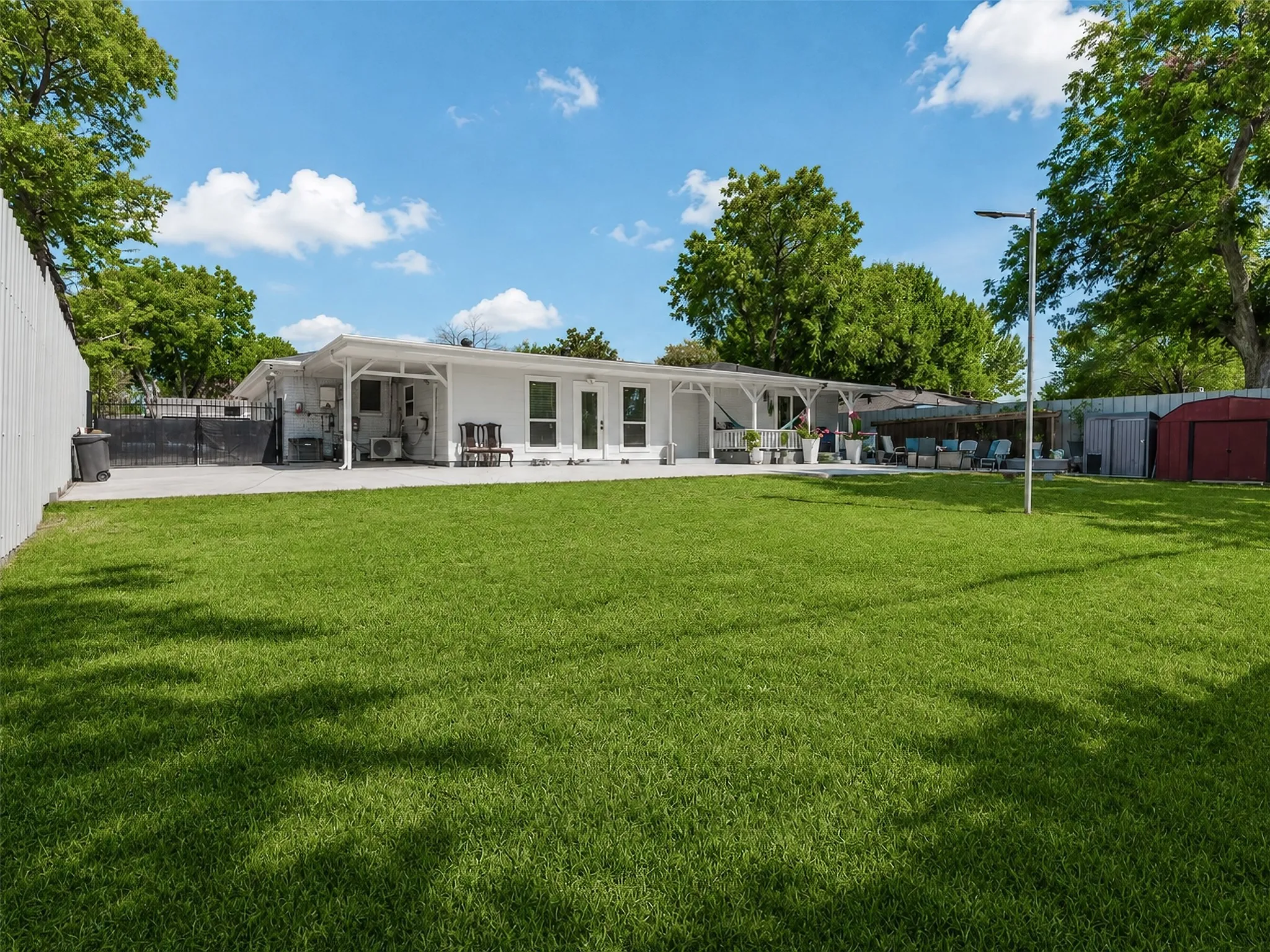 Single Family Residence For Sale in Tarrant County , 500 Oakwood Drive, Euless, Texas 76040, 4 Bedroom, 2 Bathroom, Garage spaces, 2,352 Sqft, built in 1961, mls#21363746, Real Estate Agent in Euless, Homes For Sale in Tarrant county, Homes For Sale in Euless, Realtor in Euless Texas, Real Estate Brokerage Independent Realty Texas, Luminita Cordes Realtor