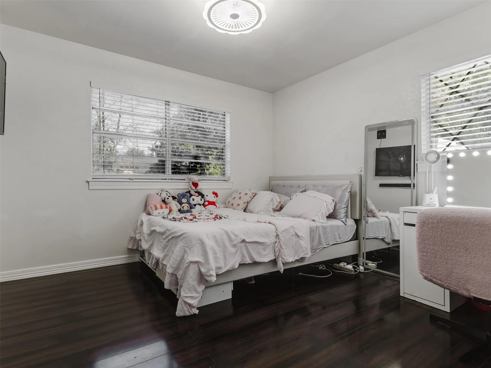 Single Family Residence For Sale in Tarrant County , 500 Oakwood Drive, Euless, Texas 76040, 4 Bedroom, 2 Bathroom, Garage spaces, 2,352 Sqft, built in 1961, mls#21363746, Real Estate Agent in Euless, Homes For Sale in Tarrant county, Homes For Sale in Euless, Realtor in Euless Texas, Real Estate Brokerage Independent Realty Texas, Luminita Cordes Realtor