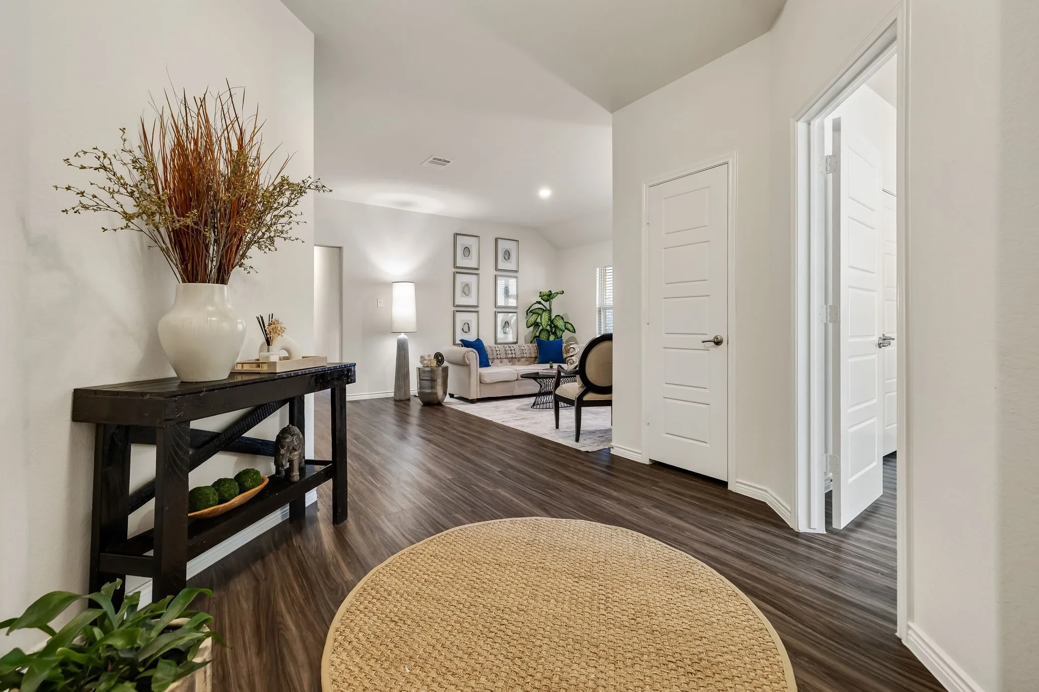 Single Family Residence For Sale in Collin County , 1024 Berry Street, Celina, Texas 75009, 3 Bedroom, 2 Bathroom, 2 Garage spaces, 2,187 Sqft, built in 2019, mls#21361809, Real Estate Agent in Celina, Homes For Sale in Collin county, Homes For Sale in Celina, Realtor in Celina Texas, Real Estate Brokerage Independent Realty Texas, Luminita Cordes Realtor