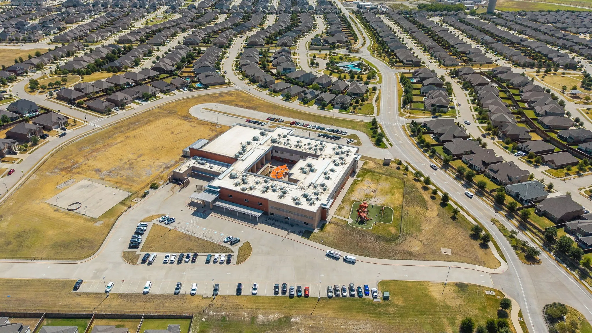 Single Family Residence For Sale in Collin County , 1024 Berry Street, Celina, Texas 75009, 3 Bedroom, 2 Bathroom, 2 Garage spaces, 2,187 Sqft, built in 2019, mls#21361809, Real Estate Agent in Celina, Homes For Sale in Collin county, Homes For Sale in Celina, Realtor in Celina Texas, Real Estate Brokerage Independent Realty Texas, Luminita Cordes Realtor