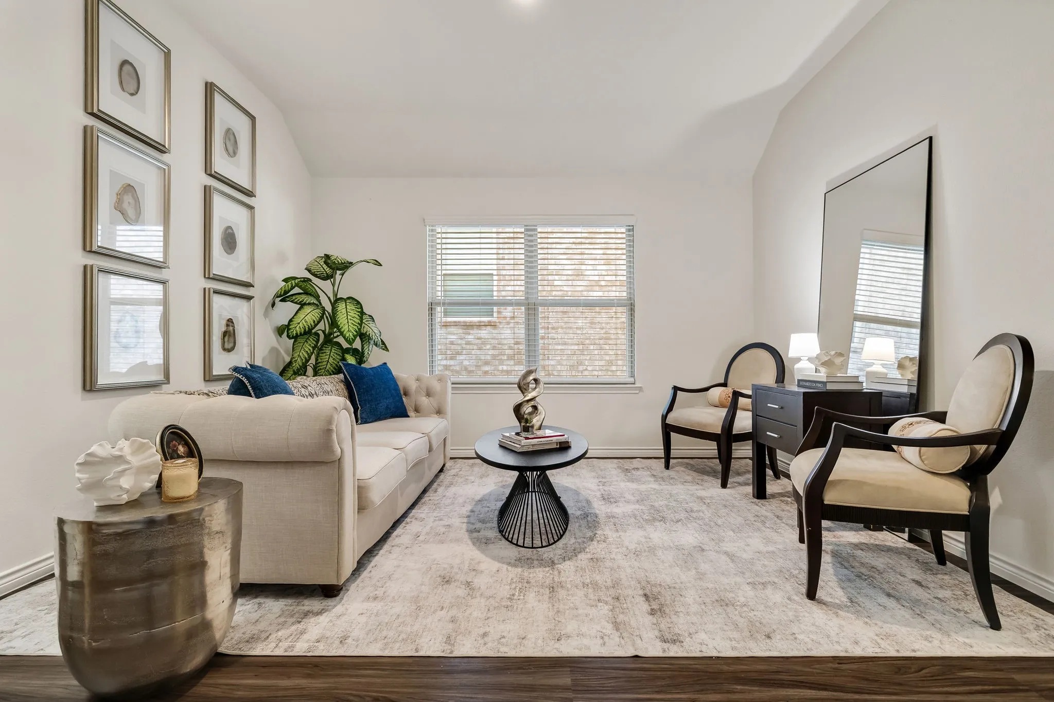 Single Family Residence For Sale in Collin County , 1024 Berry Street, Celina, Texas 75009, 3 Bedroom, 2 Bathroom, 2 Garage spaces, 2,187 Sqft, built in 2019, mls#21361809, Real Estate Agent in Celina, Homes For Sale in Collin county, Homes For Sale in Celina, Realtor in Celina Texas, Real Estate Brokerage Independent Realty Texas, Luminita Cordes Realtor