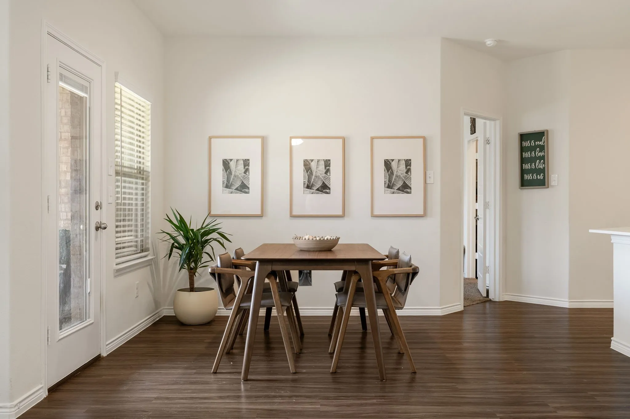 Single Family Residence For Sale in Collin County , 1024 Berry Street, Celina, Texas 75009, 3 Bedroom, 2 Bathroom, 2 Garage spaces, 2,187 Sqft, built in 2019, mls#21361809, Real Estate Agent in Celina, Homes For Sale in Collin county, Homes For Sale in Celina, Realtor in Celina Texas, Real Estate Brokerage Independent Realty Texas, Luminita Cordes Realtor