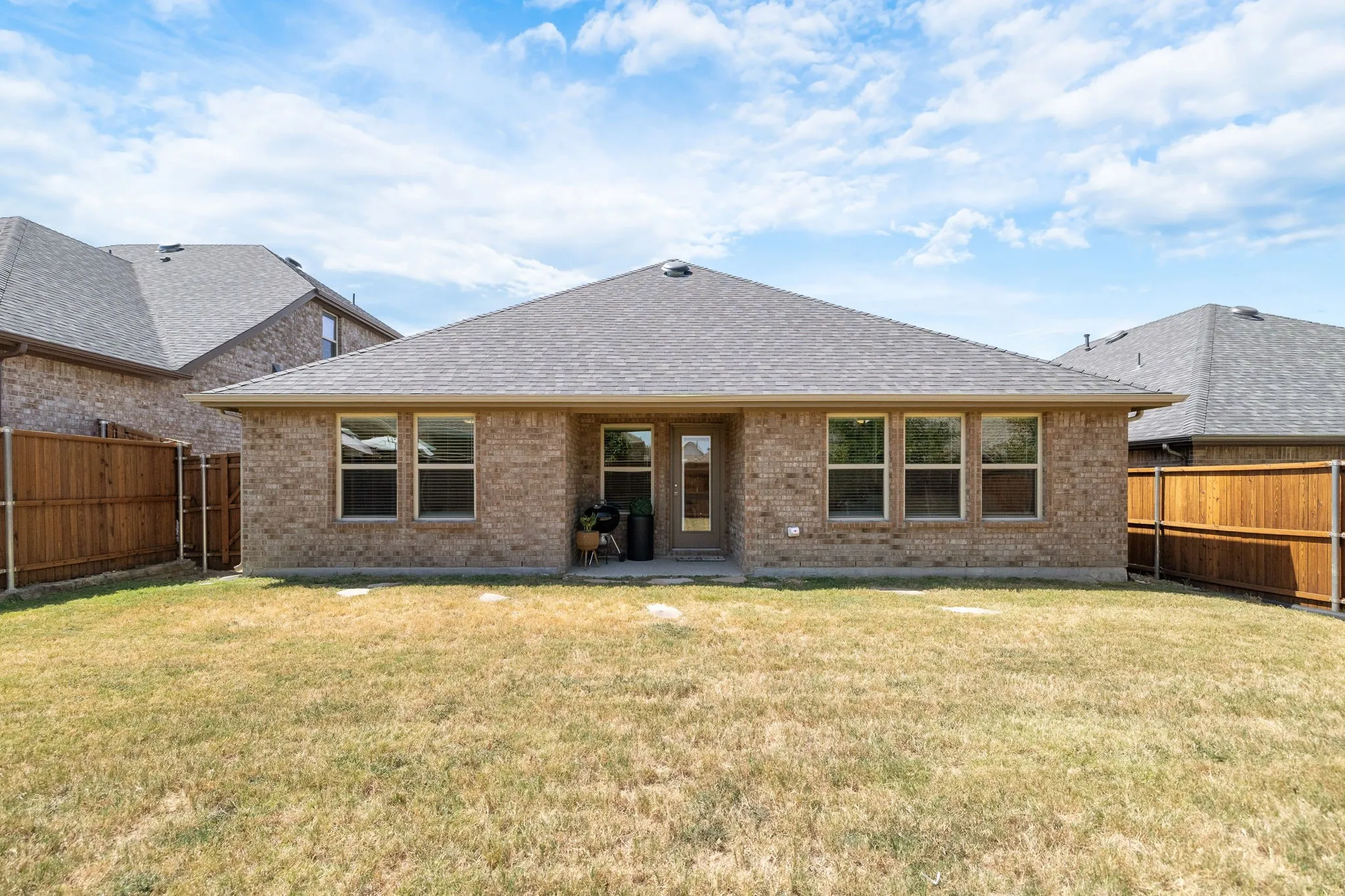 Single Family Residence For Sale in Collin County , 1024 Berry Street, Celina, Texas 75009, 3 Bedroom, 2 Bathroom, 2 Garage spaces, 2,187 Sqft, built in 2019, mls#21361809, Real Estate Agent in Celina, Homes For Sale in Collin county, Homes For Sale in Celina, Realtor in Celina Texas, Real Estate Brokerage Independent Realty Texas, Luminita Cordes Realtor