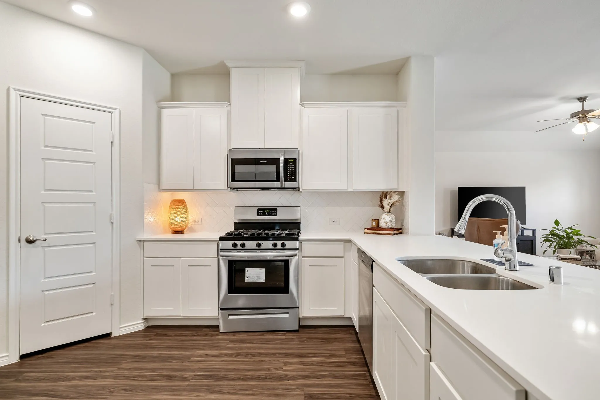 Single Family Residence For Sale in Collin County , 1024 Berry Street, Celina, Texas 75009, 3 Bedroom, 2 Bathroom, 2 Garage spaces, 2,187 Sqft, built in 2019, mls#21361809, Real Estate Agent in Celina, Homes For Sale in Collin county, Homes For Sale in Celina, Realtor in Celina Texas, Real Estate Brokerage Independent Realty Texas, Luminita Cordes Realtor