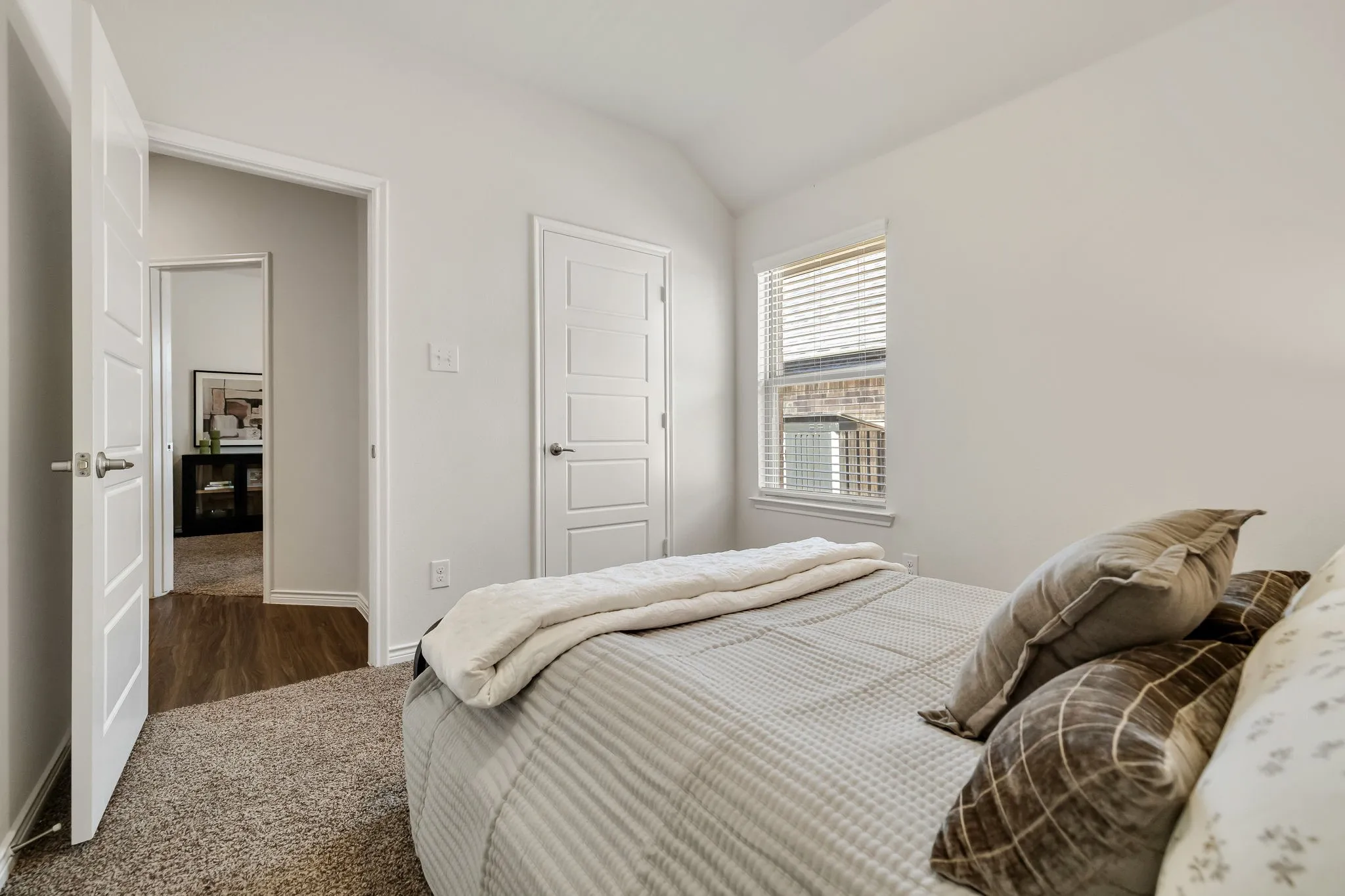 Single Family Residence For Sale in Collin County , 1024 Berry Street, Celina, Texas 75009, 3 Bedroom, 2 Bathroom, 2 Garage spaces, 2,187 Sqft, built in 2019, mls#21361809, Real Estate Agent in Celina, Homes For Sale in Collin county, Homes For Sale in Celina, Realtor in Celina Texas, Real Estate Brokerage Independent Realty Texas, Luminita Cordes Realtor