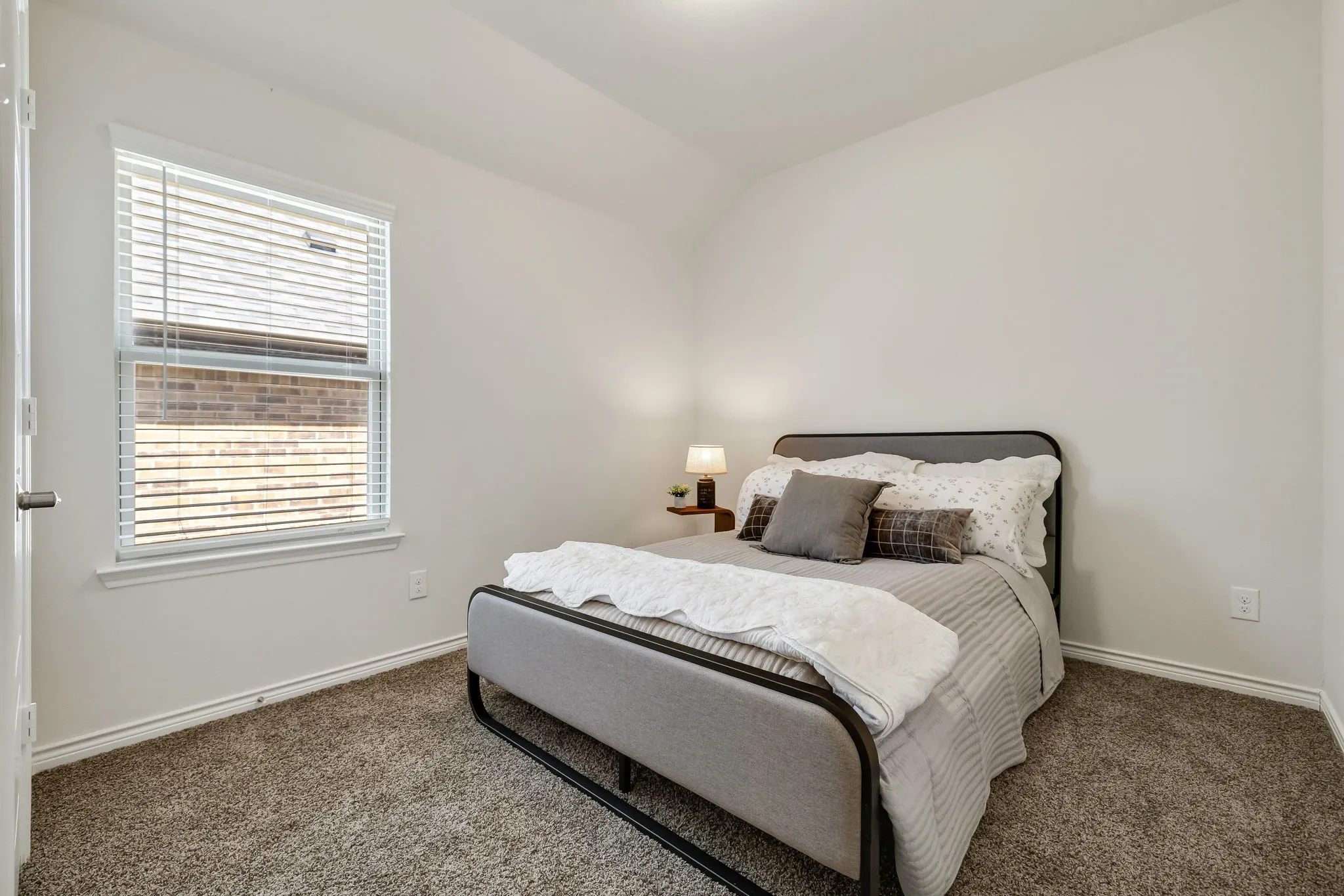 Single Family Residence For Sale in Collin County , 1024 Berry Street, Celina, Texas 75009, 3 Bedroom, 2 Bathroom, 2 Garage spaces, 2,187 Sqft, built in 2019, mls#21361809, Real Estate Agent in Celina, Homes For Sale in Collin county, Homes For Sale in Celina, Realtor in Celina Texas, Real Estate Brokerage Independent Realty Texas, Luminita Cordes Realtor