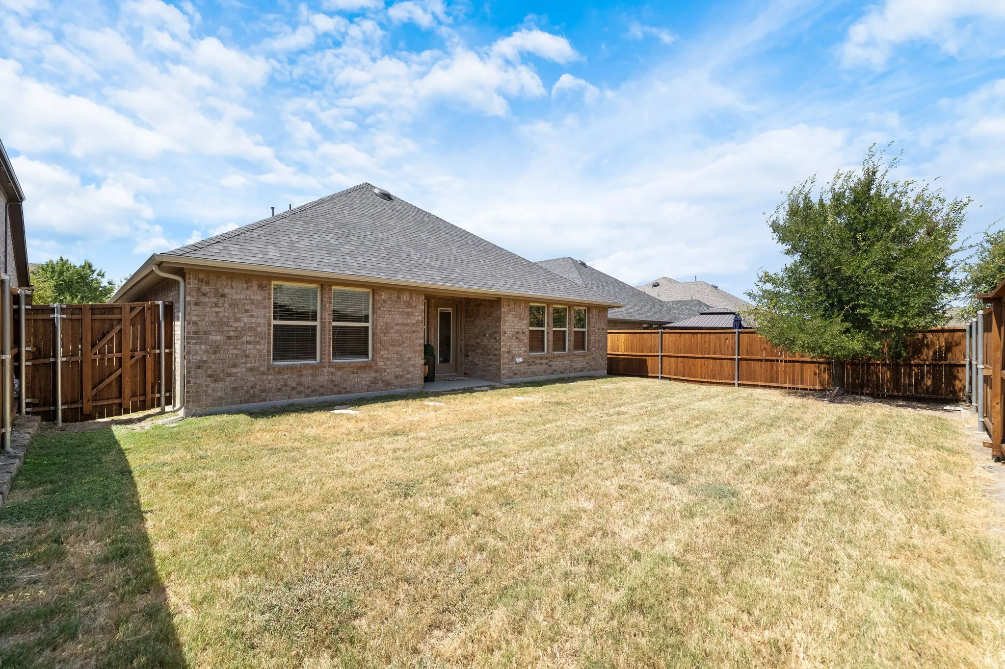 Single Family Residence For Sale in Collin County , 1024 Berry Street, Celina, Texas 75009, 3 Bedroom, 2 Bathroom, 2 Garage spaces, 2,187 Sqft, built in 2019, mls#21361809, Real Estate Agent in Celina, Homes For Sale in Collin county, Homes For Sale in Celina, Realtor in Celina Texas, Real Estate Brokerage Independent Realty Texas, Luminita Cordes Realtor