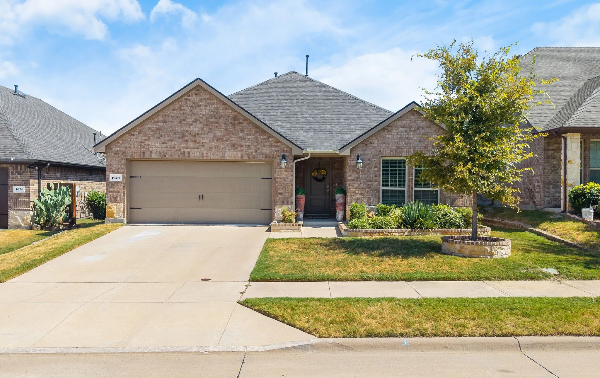 Single Family Residence For Sale in Collin County , 1024 Berry Street, Celina, Texas 75009, 3 Bedroom, 2 Bathroom, 2 Garage spaces, 2,187 Sqft, built in 2019, mls#21361809, Real Estate Agent in Celina, Homes For Sale in Collin county, Homes For Sale in Celina, Realtor in Celina Texas, Real Estate Brokerage Independent Realty Texas, Luminita Cordes Realtor
