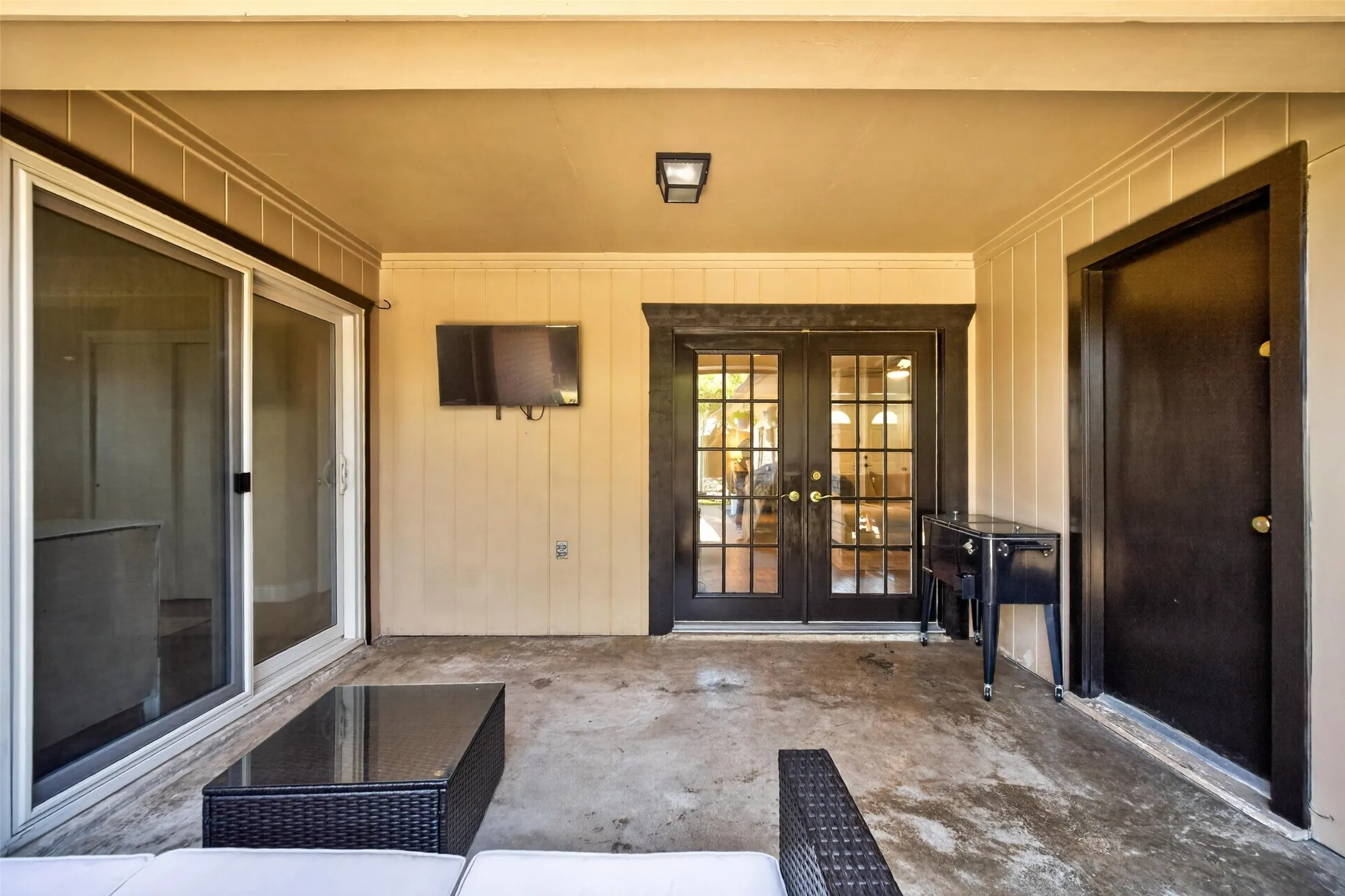 Single Family Residence For Sale in Dallas County , 1619 University Drive, Richardson, Texas 75081, 4 Bedroom, 3 Bathroom, 2 Garage spaces, 1,796 Sqft, built in 1970, mls#21364293, Real Estate Agent in Richardson, Homes For Sale in Dallas county, Homes For Sale in Richardson, Realtor in Richardson Texas, Real Estate Brokerage Independent Realty Texas, Luminita Cordes Realtor