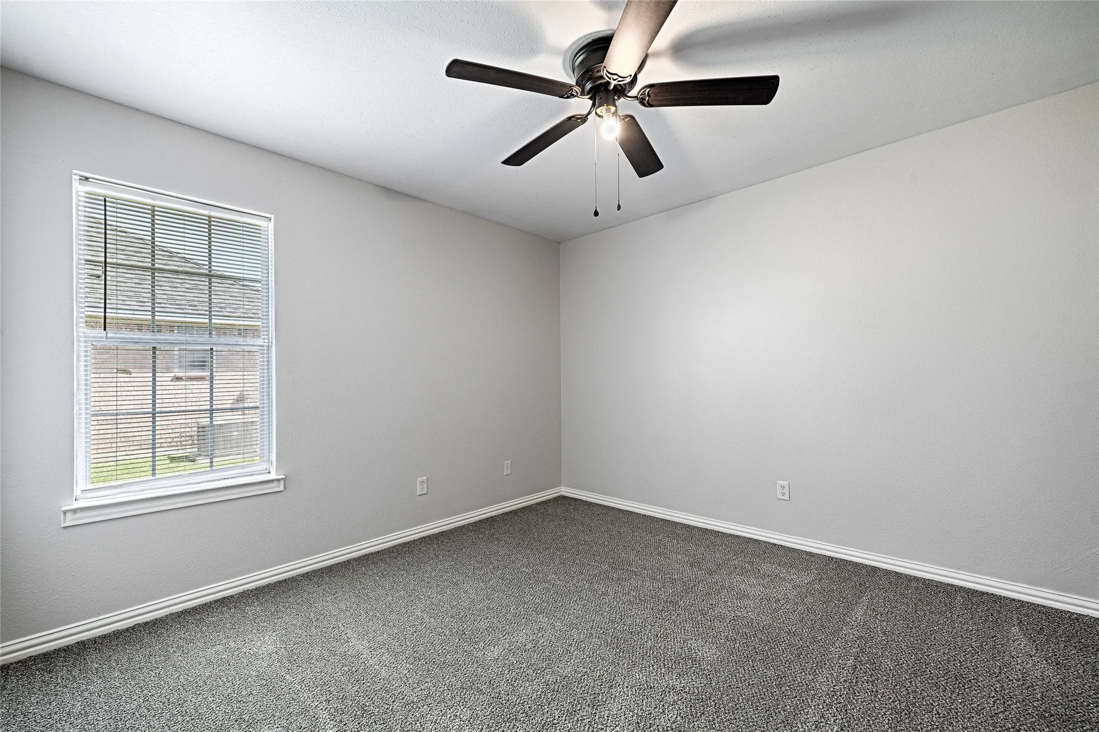 Single Family Residence For Sale in Hunt County , 5003 Canton Street, Greenville, Texas 75402, 3 Bedroom, 2 Bathroom, 2 Garage spaces, 1,343 Sqft, built in 1999, mls#21362660, Real Estate Agent in Greenville, Homes For Sale in Hunt county, Homes For Sale in Greenville, Realtor in Greenville Texas, Real Estate Brokerage Independent Realty Texas, Luminita Cordes Realtor