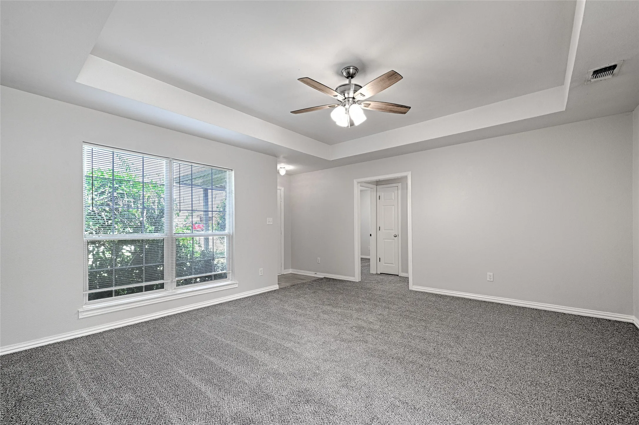 Single Family Residence For Sale in Hunt County , 5003 Canton Street, Greenville, Texas 75402, 3 Bedroom, 2 Bathroom, 2 Garage spaces, 1,343 Sqft, built in 1999, mls#21362660, Real Estate Agent in Greenville, Homes For Sale in Hunt county, Homes For Sale in Greenville, Realtor in Greenville Texas, Real Estate Brokerage Independent Realty Texas, Luminita Cordes Realtor