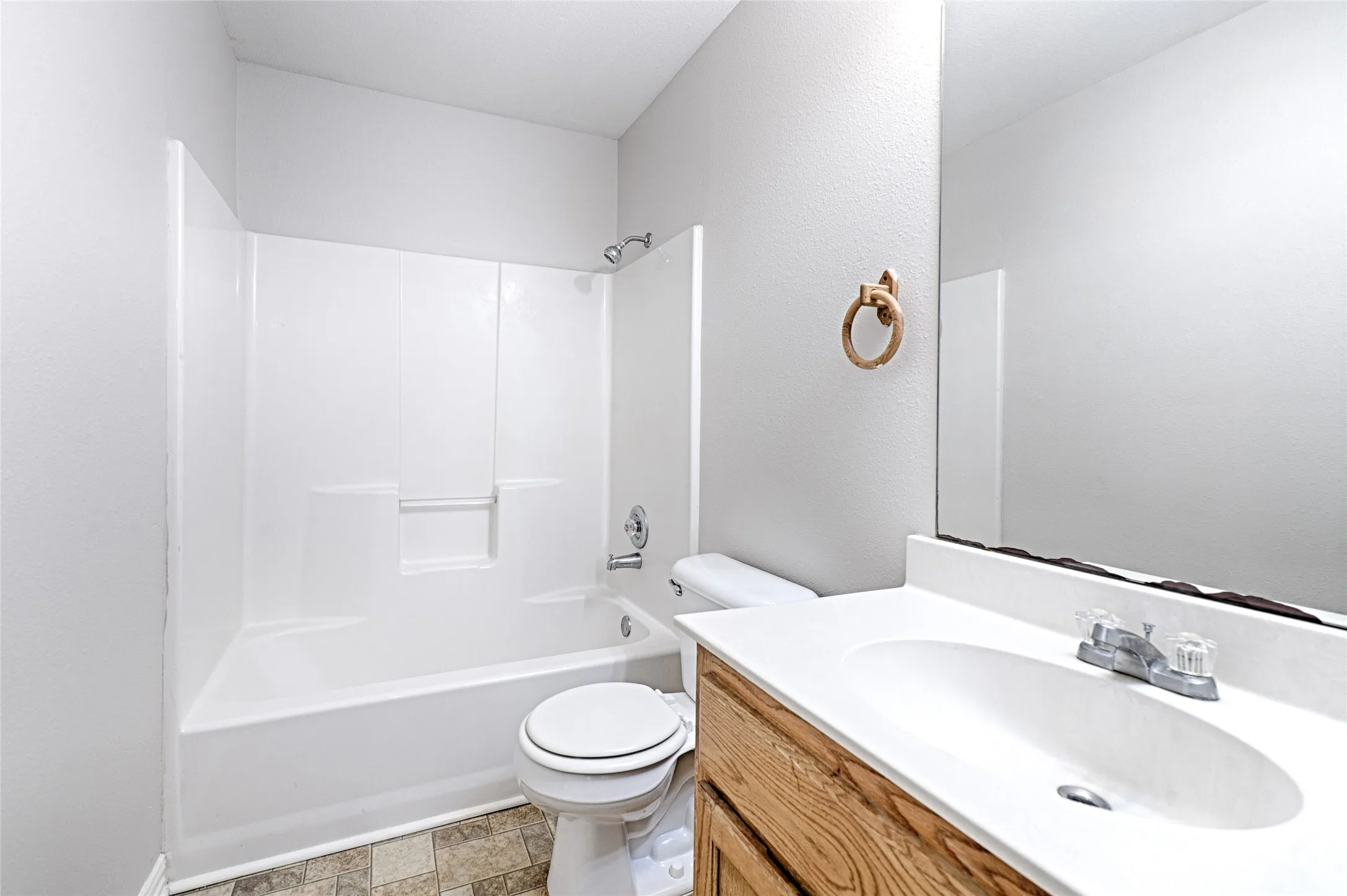 Single Family Residence For Sale in Hunt County , 5003 Canton Street, Greenville, Texas 75402, 3 Bedroom, 2 Bathroom, 2 Garage spaces, 1,343 Sqft, built in 1999, mls#21362660, Real Estate Agent in Greenville, Homes For Sale in Hunt county, Homes For Sale in Greenville, Realtor in Greenville Texas, Real Estate Brokerage Independent Realty Texas, Luminita Cordes Realtor